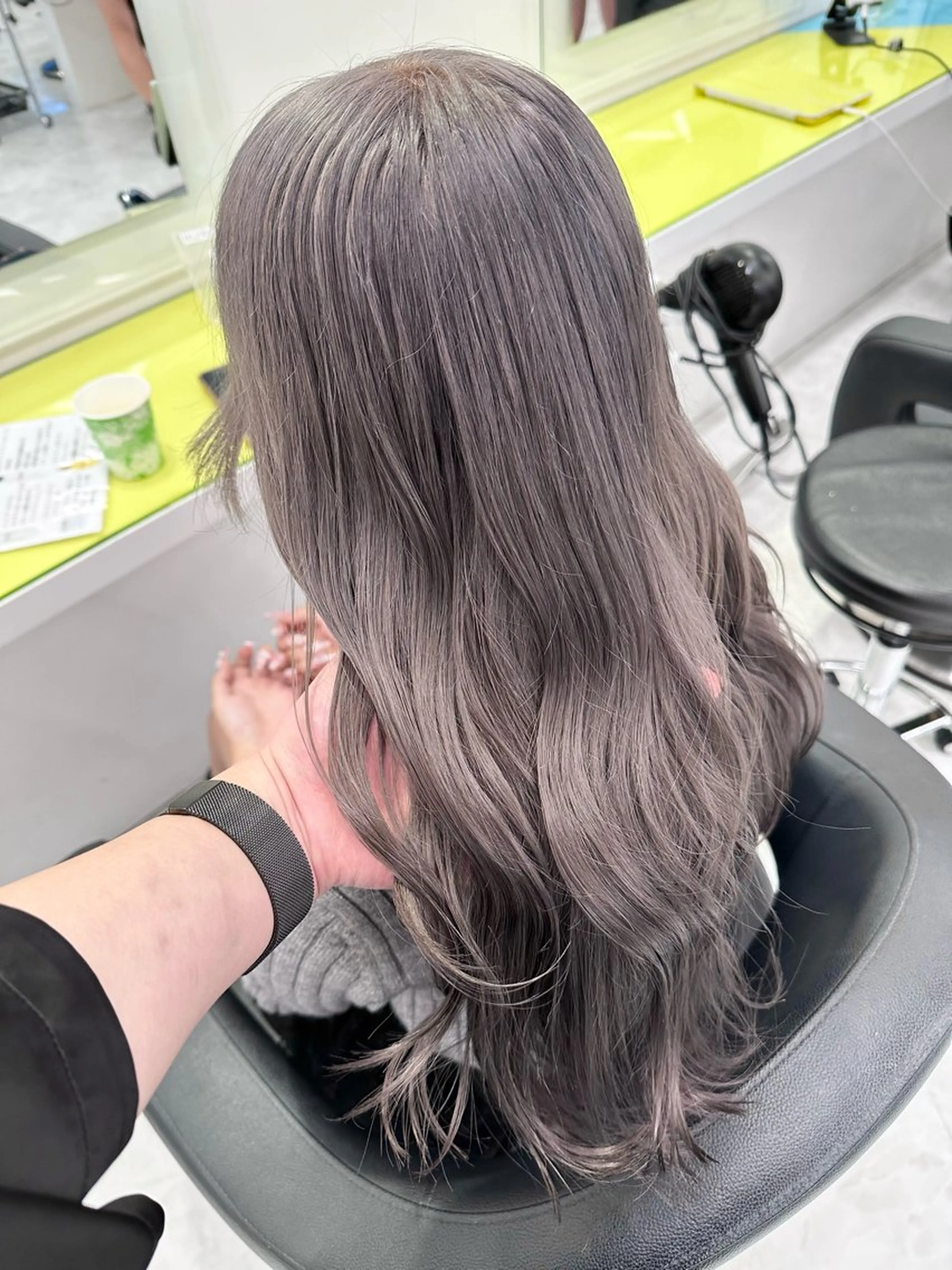 セミロング カラー ヘアアレンジ ベージュカラー ブリーチ 透明感カラー グレージュ ラベンダーカラー 🫧モテる💗ダメー ジレスハイトーン🫧のヘアスタイル