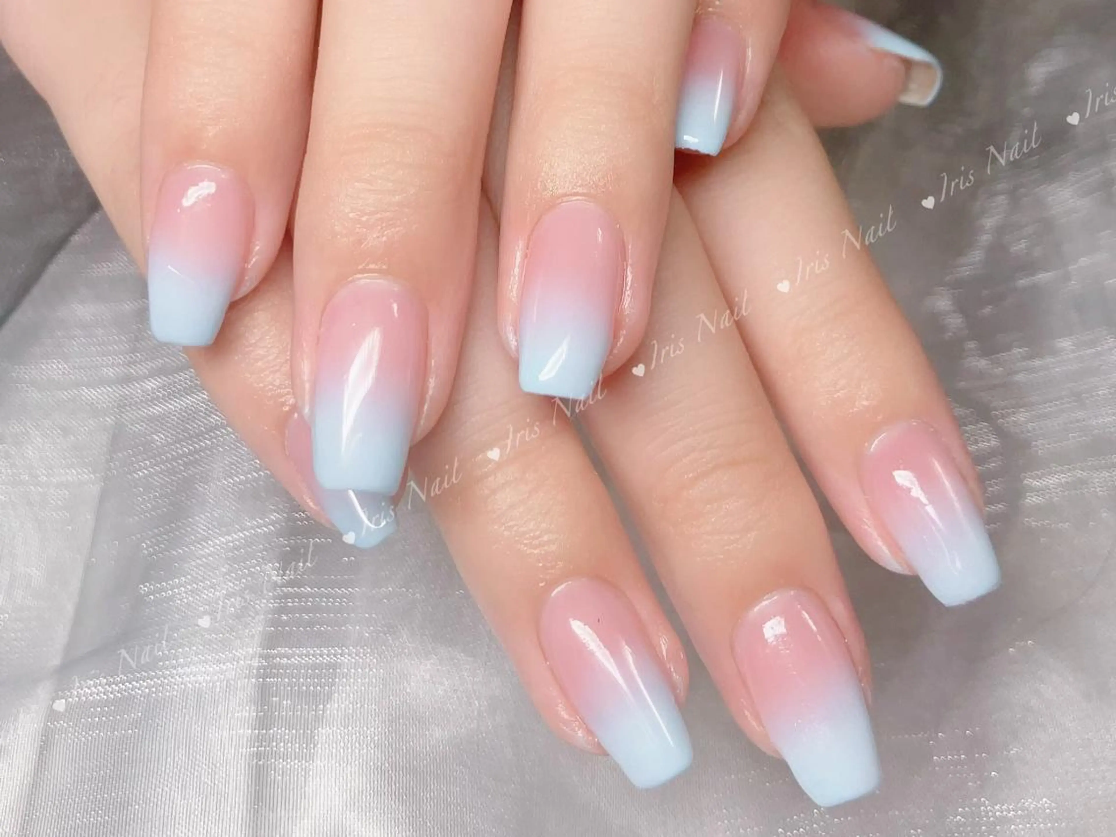 ネイル ブルー グラデーション ハンドネイル ハンドケア 🍒IRIS Nail🌸のネイルデザイン