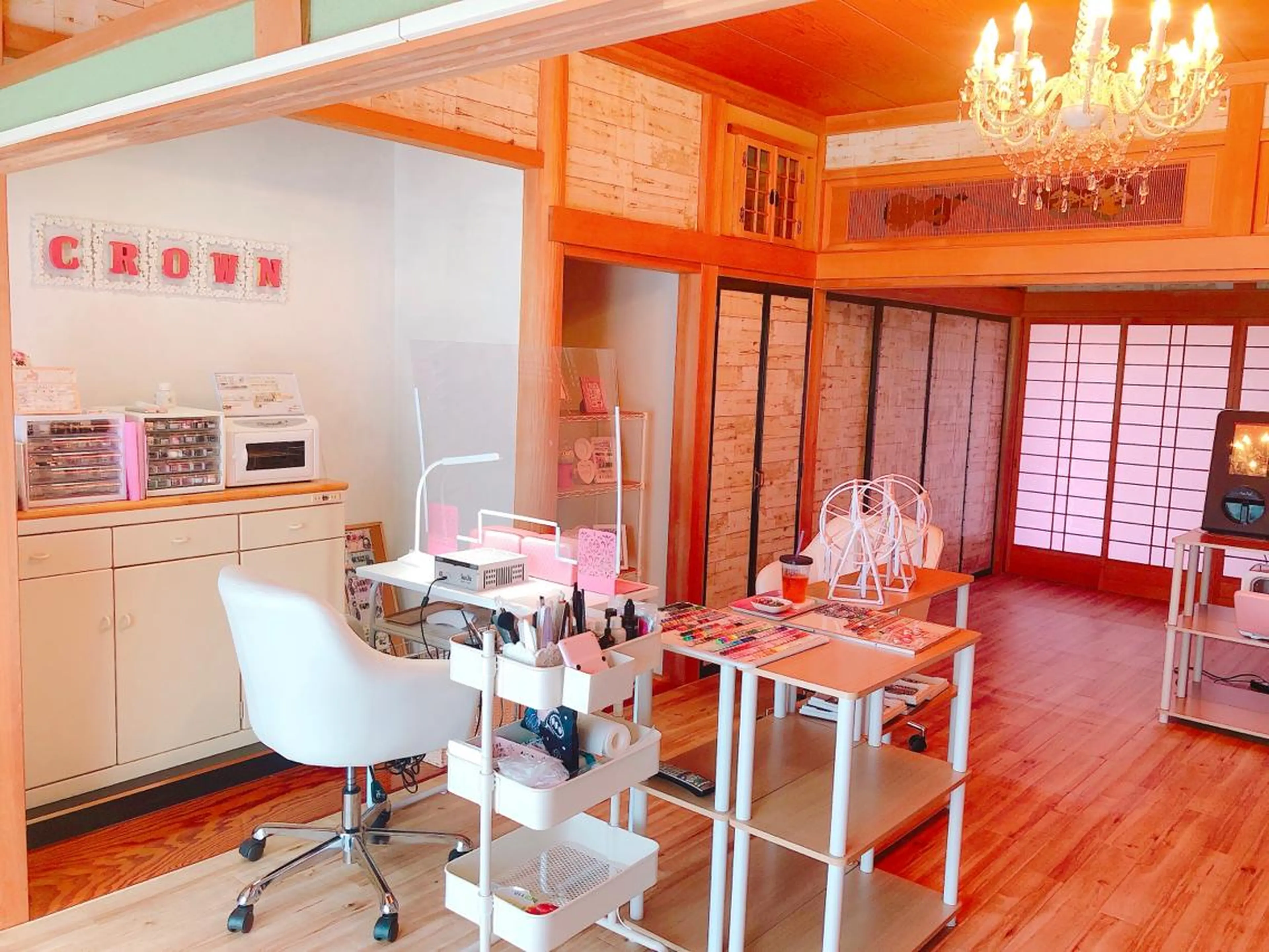 CROWN プライベートサロンのネイルデザイン