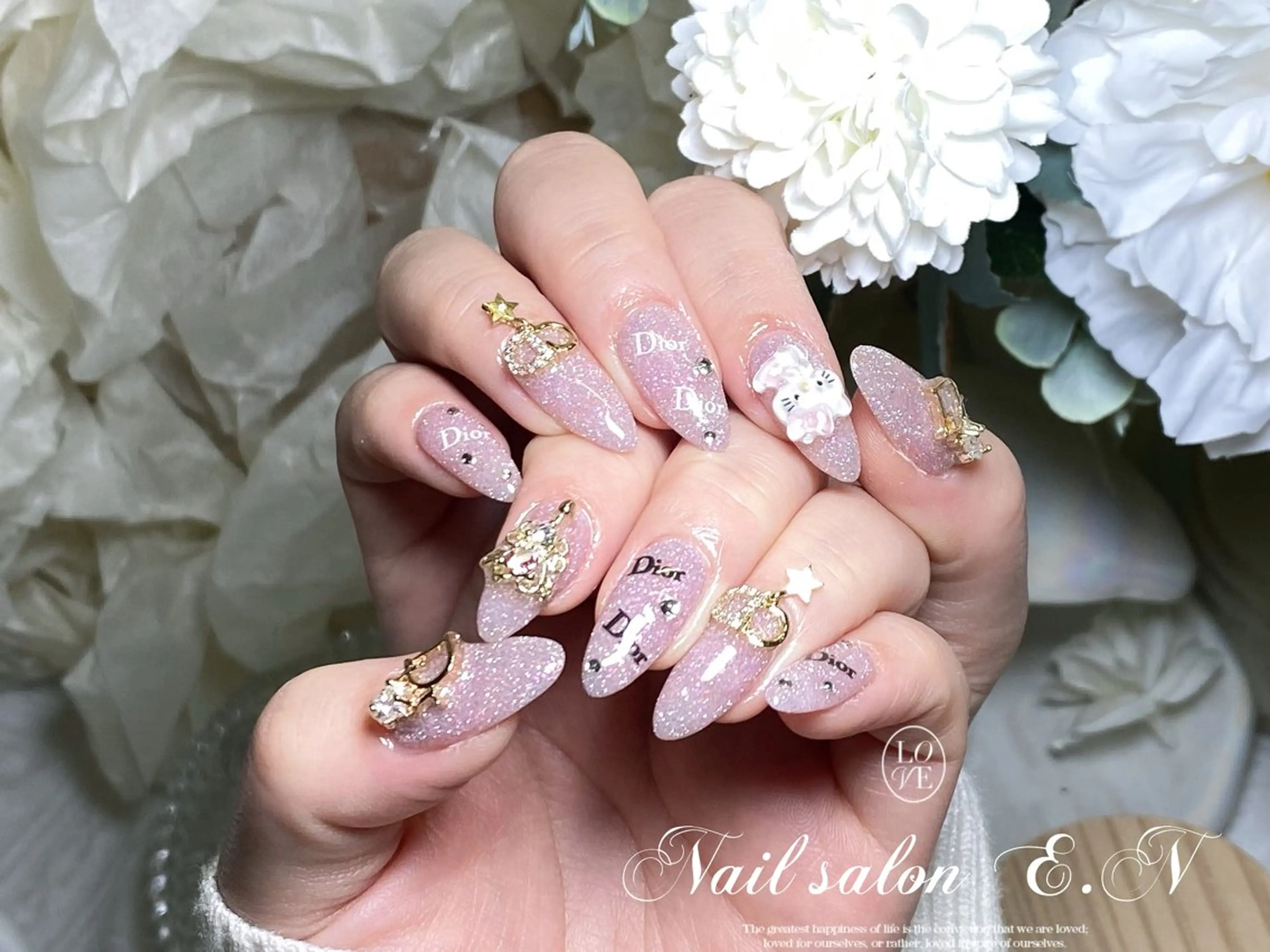 ネイル アートネイル オーロラネイル ガーリー キラキラネイル 韓国ネイル E.N🦋 長さ出し/持ち込みのネイルデザイン