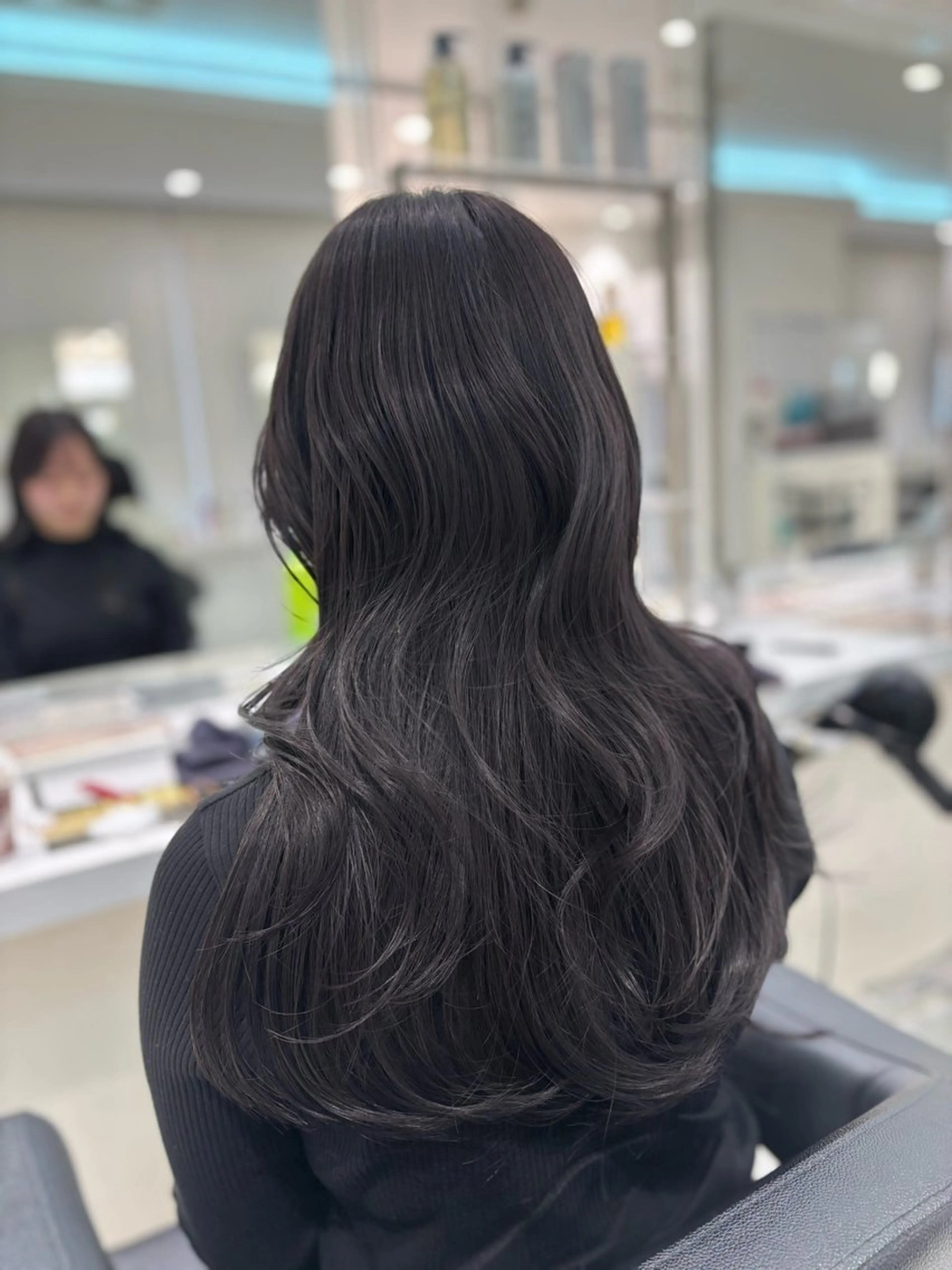 ロング カラー ヘアカラー トリートメント ヘッドスパ ヘアセット 流行りの透明感カラー ×縮毛矯正🤍ユウのヘアスタイル