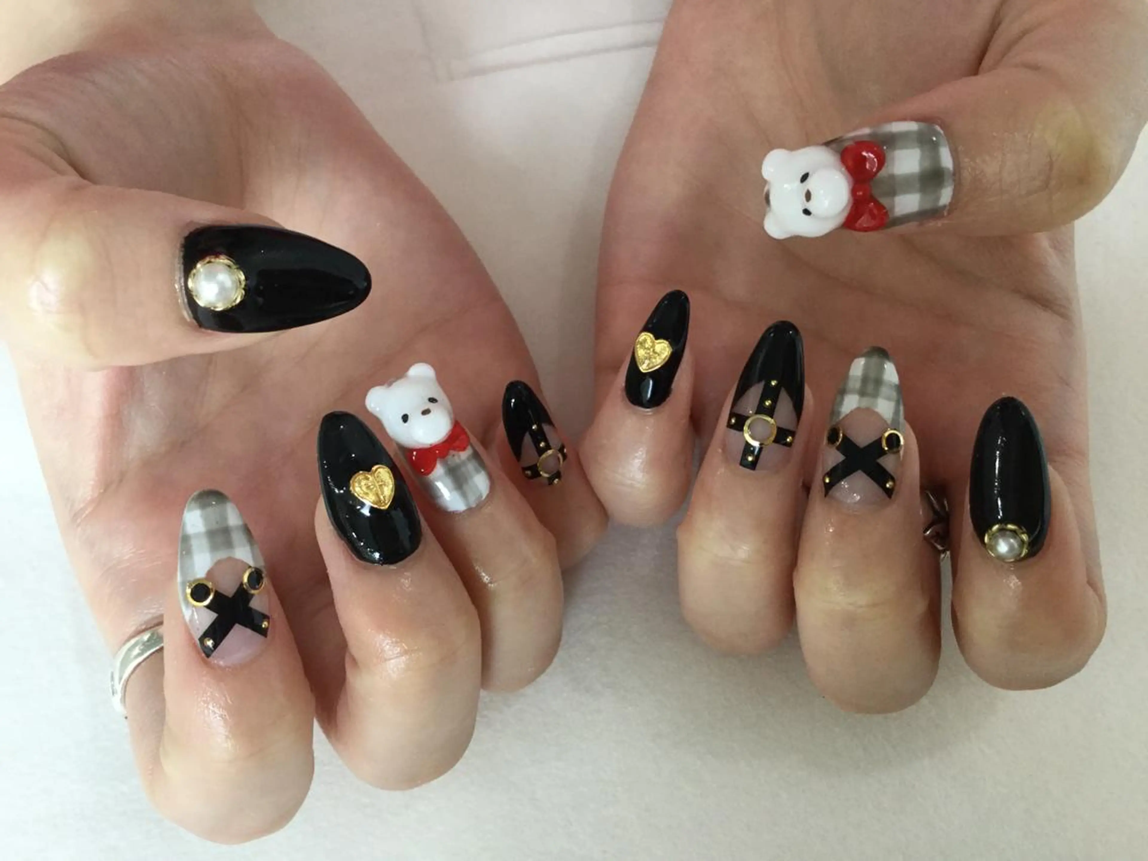 ネイル ハンドネイル 💎🐰 saki. m 🐰💎のネイルデザイン