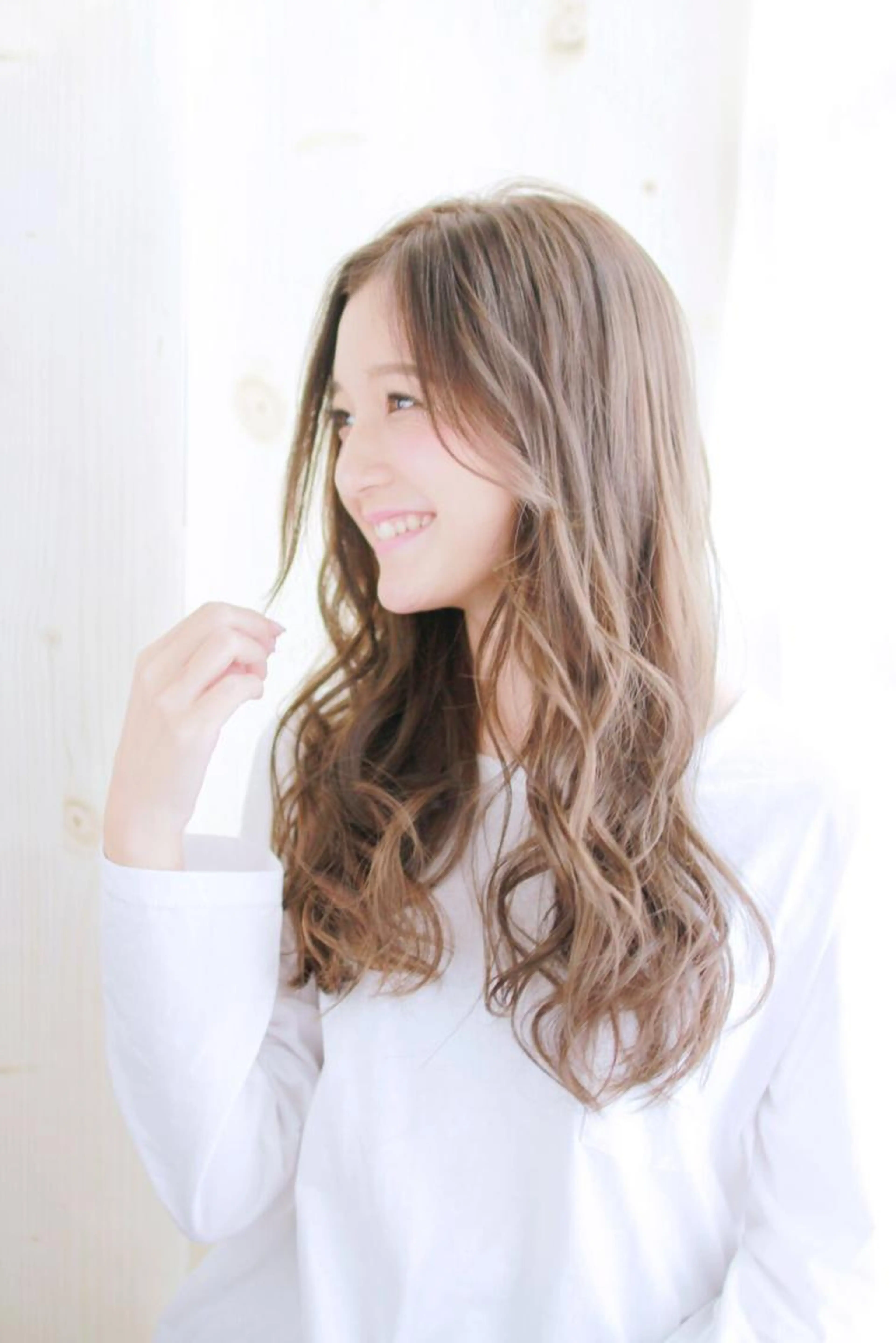 ミニモ学割ブリーチ無しハイトーンカラー+最高級ダメージ補修ケラチントリートメント+巻き髪の写真