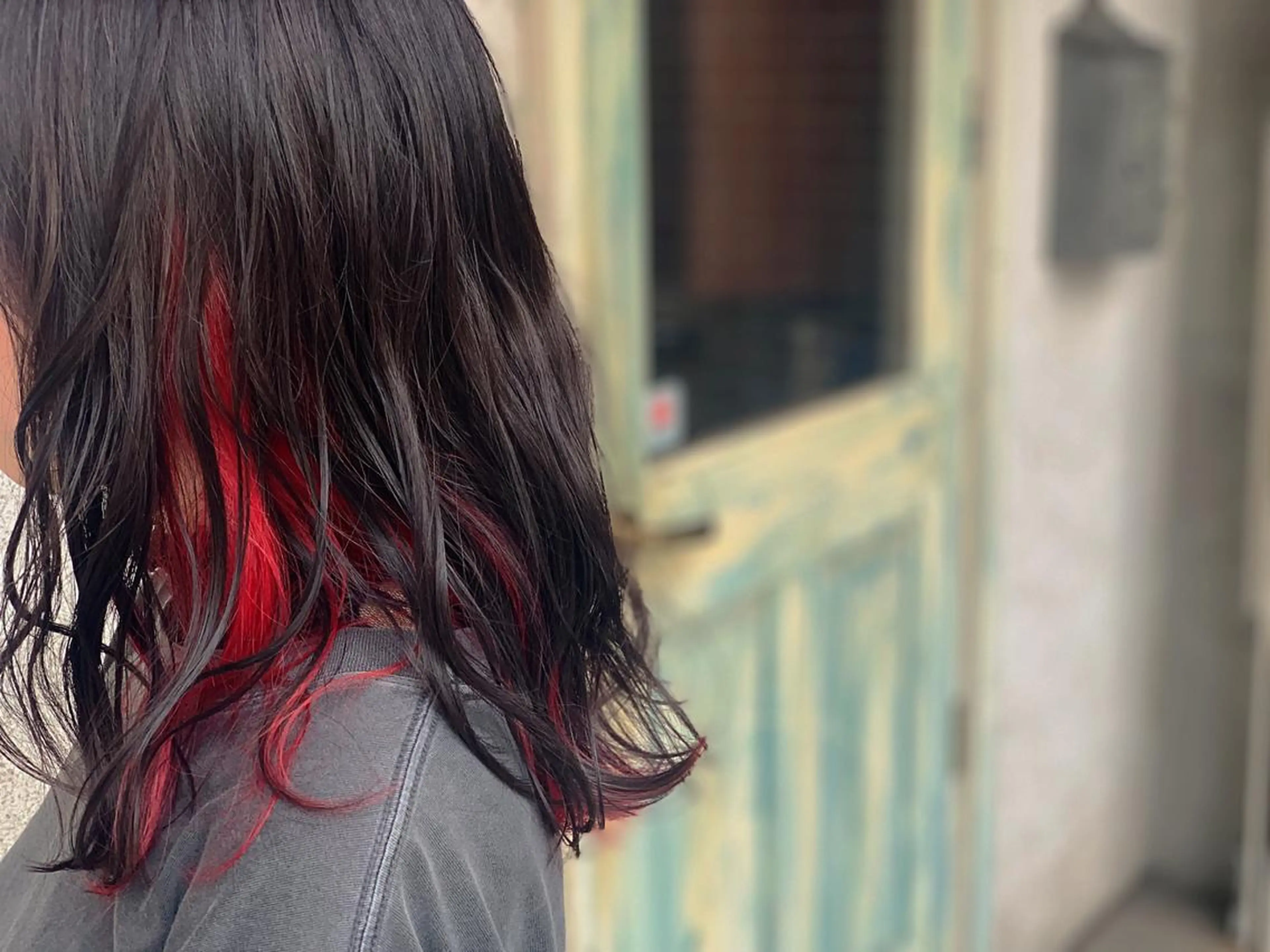 ミディアム カラー インナーカラー レッドカラー イケダ ハルカのヘアスタイル