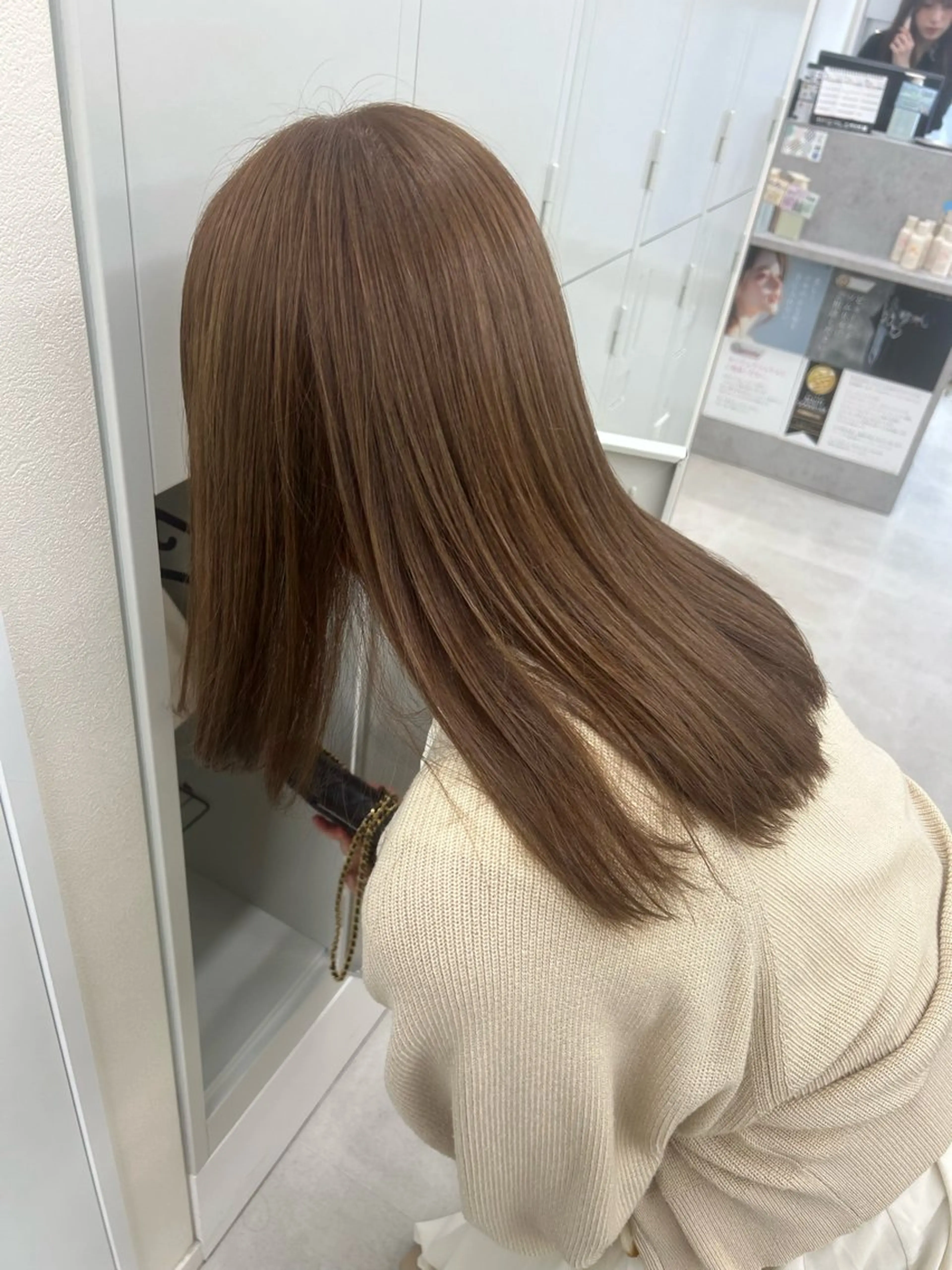 ミディアム ルナ/レイヤー /ベージュのヘアスタイル