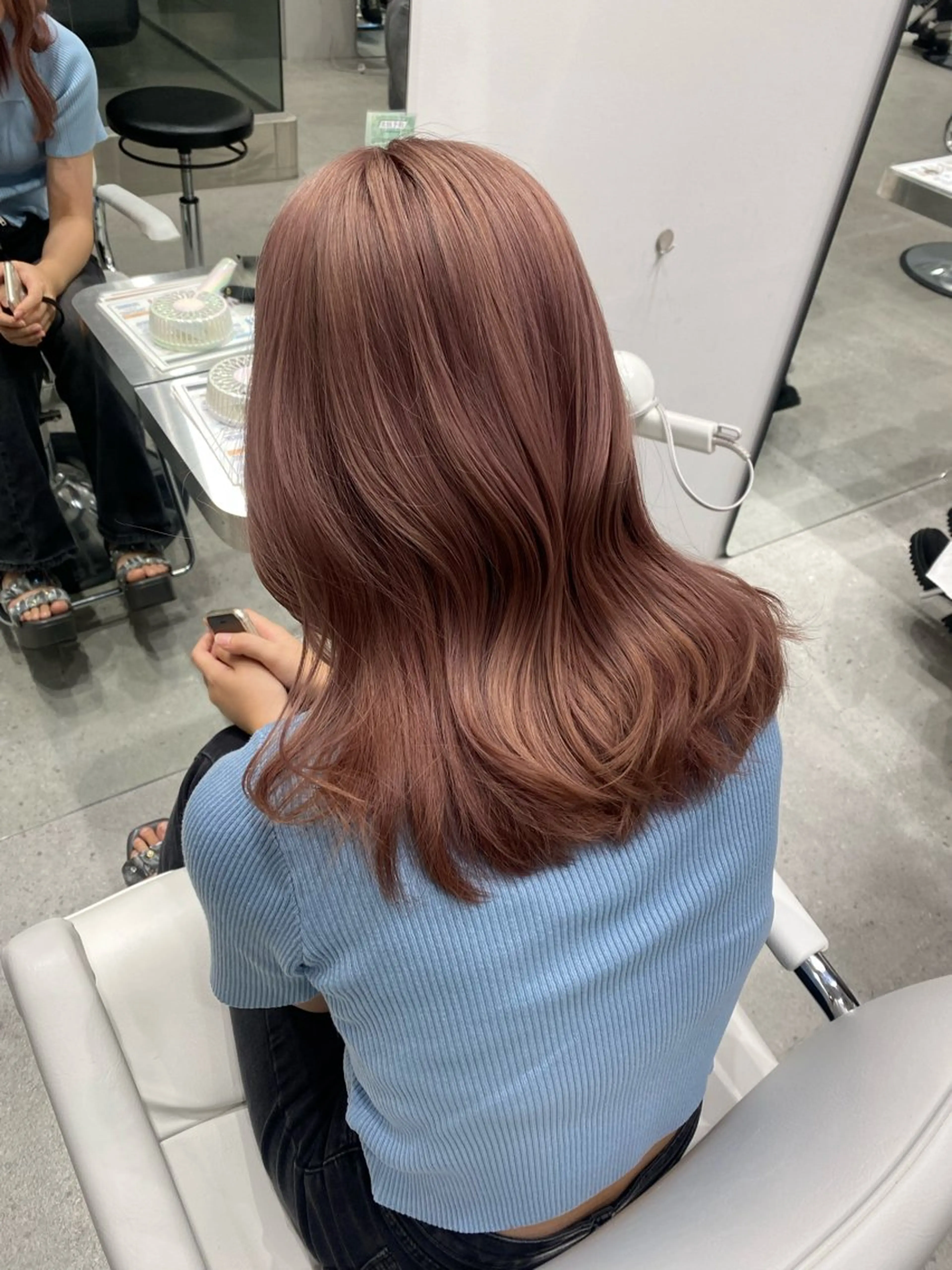 ミディアム カラー ベージュカラー ピンクカラー ピンクベージュ ヘアカラー Lyuck ⋆✦ HIROMIのヘアスタイル