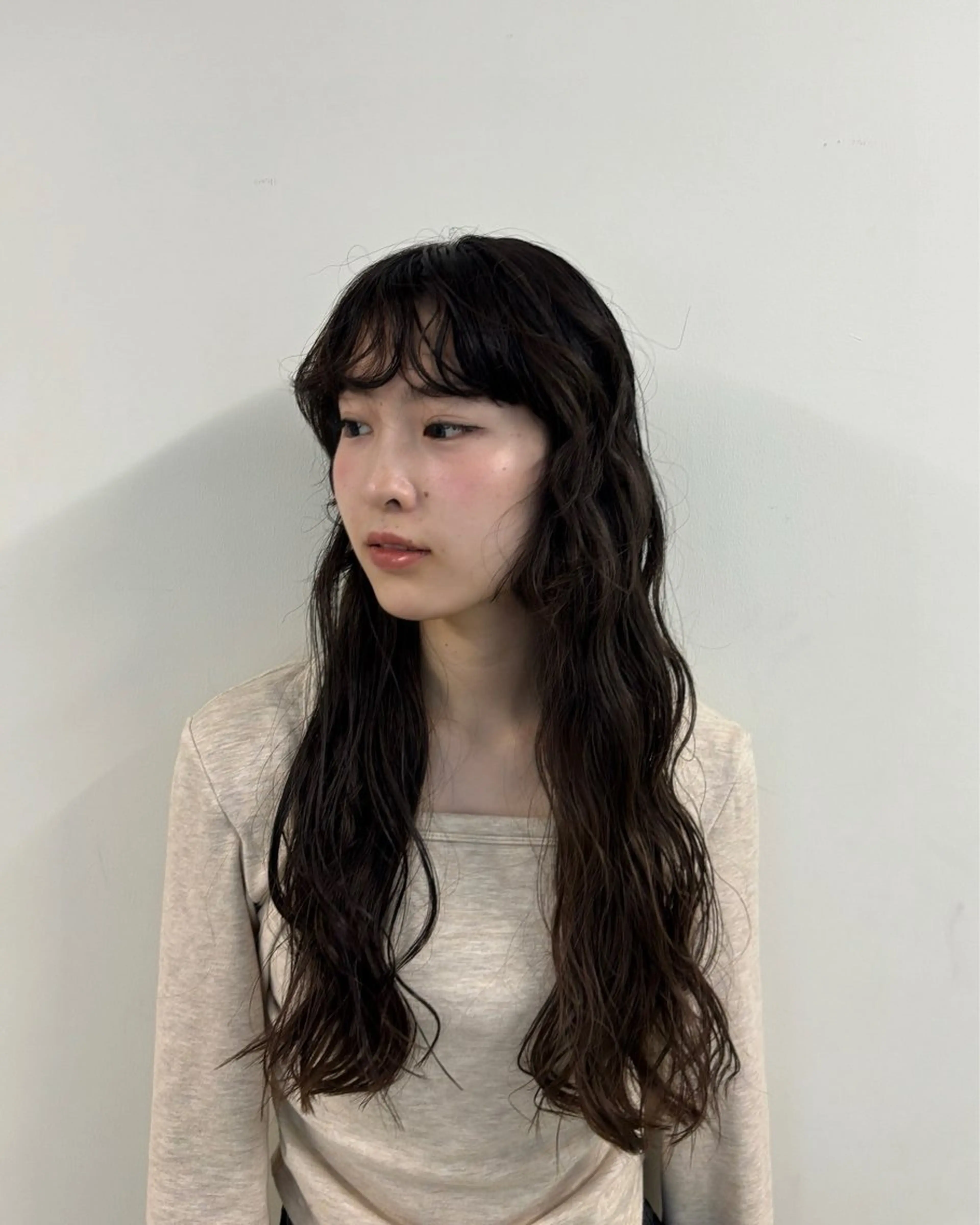 ロング 柴田 愛菜のヘアスタイル