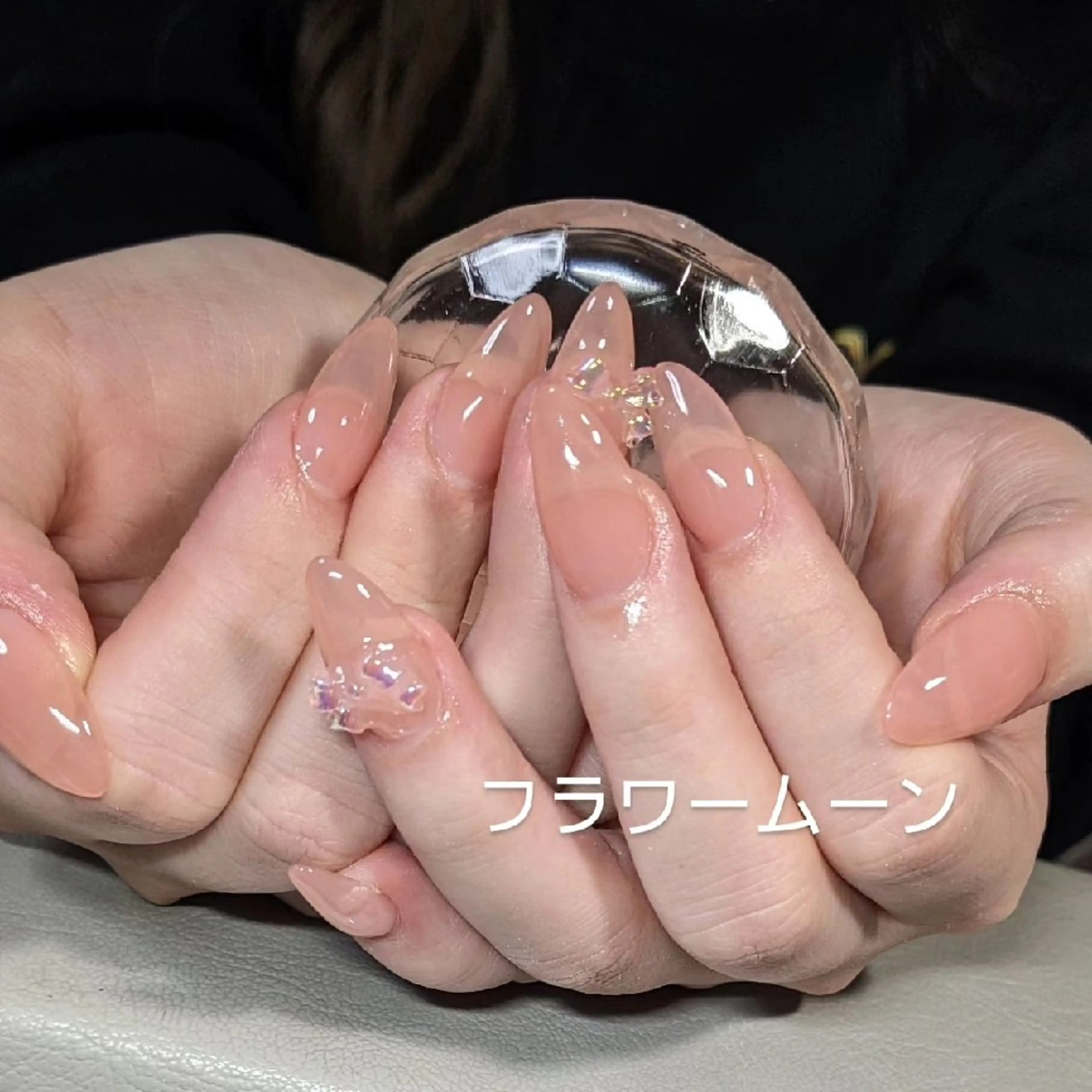 ネイル フラワー ムーンのネイルデザイン