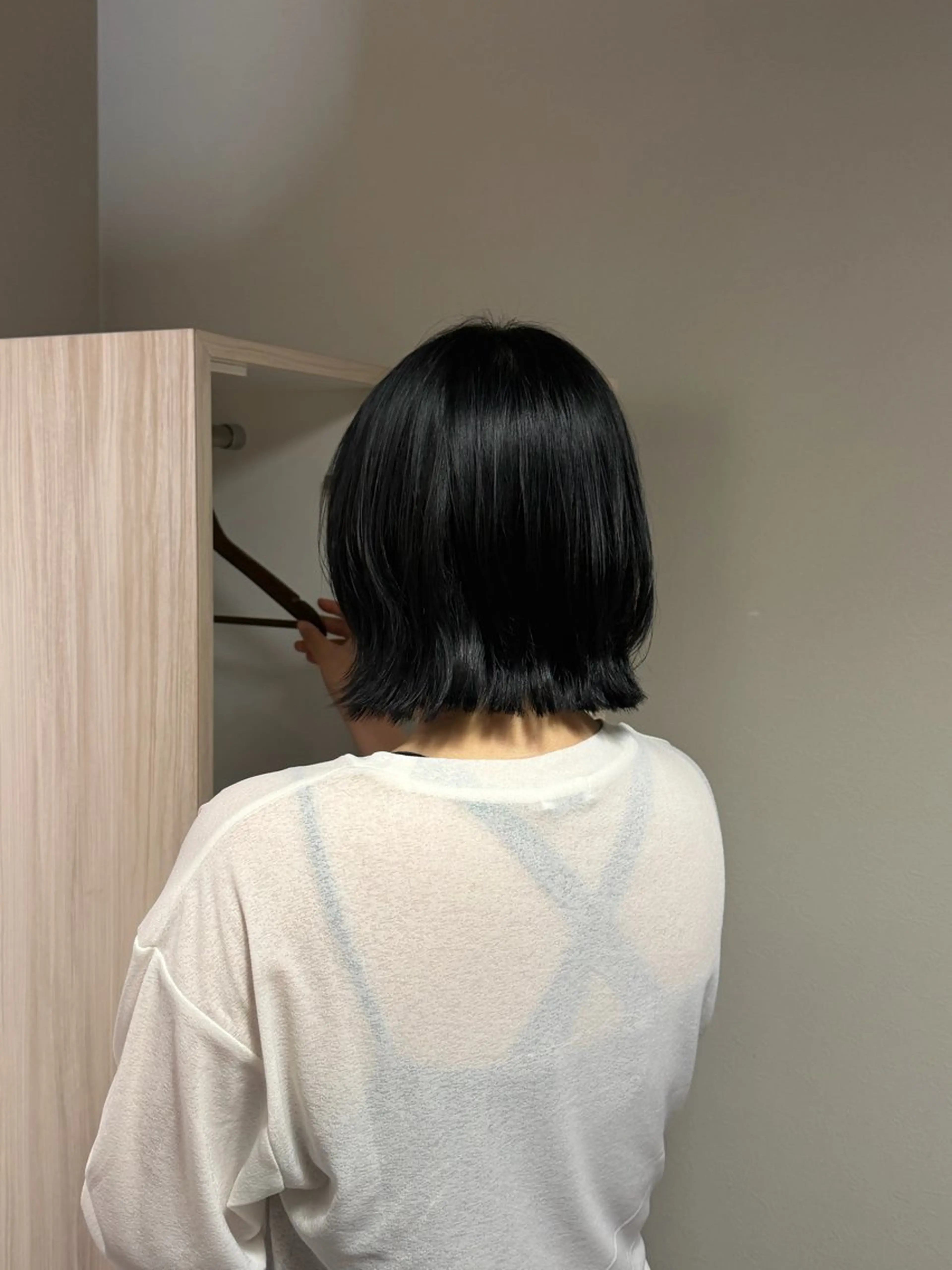 ショート ボブレイヤー ボブ レイヤーカット トリートメント カット ヘアカラー トリートメント NAVY 橋本心 縮毛矯正のヘアスタイル