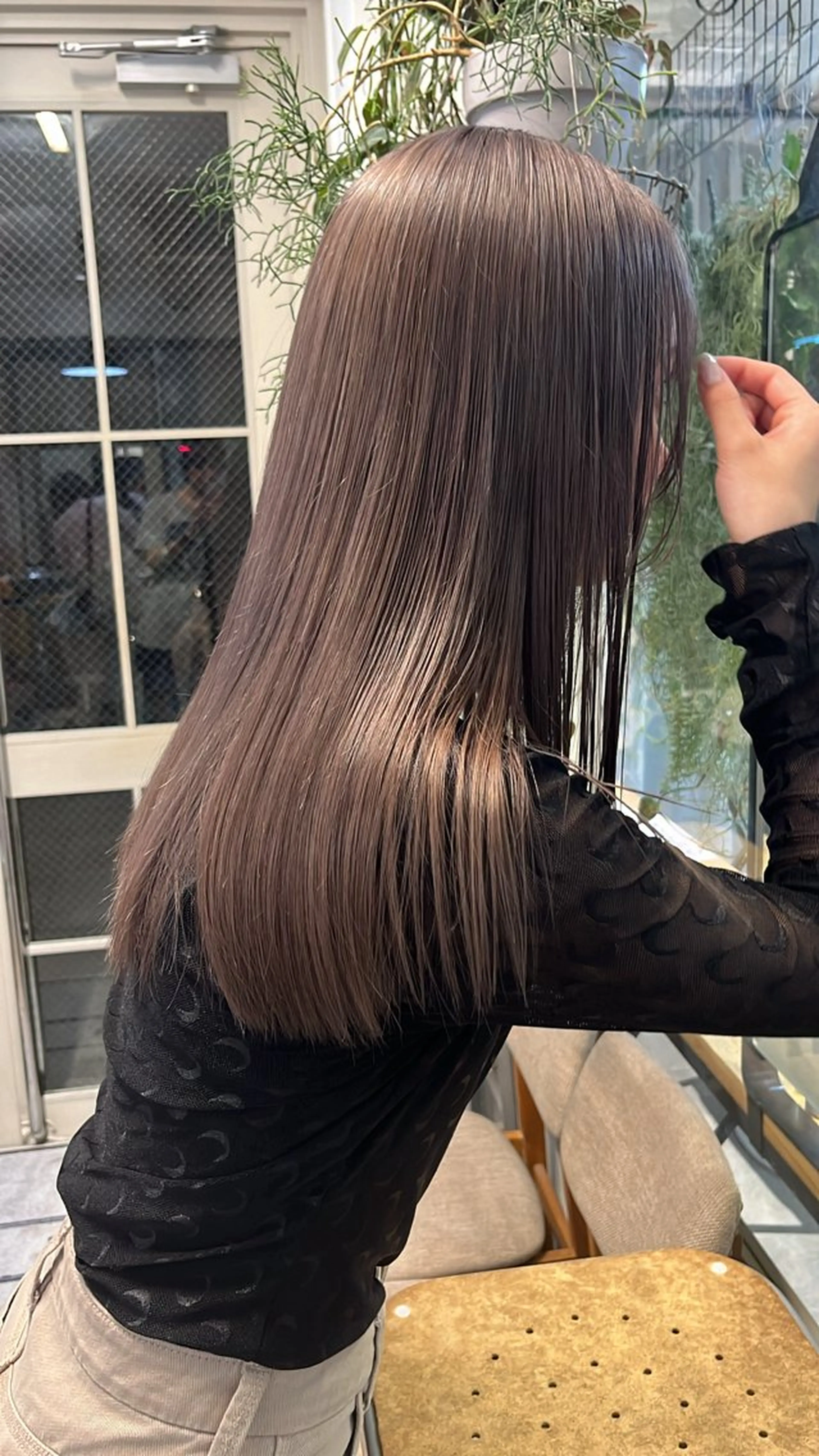 ロング カラー ブリーチ ダブルカラー グレージュ 赤み消しカラー/ ナチュラル/トモキのヘアスタイル