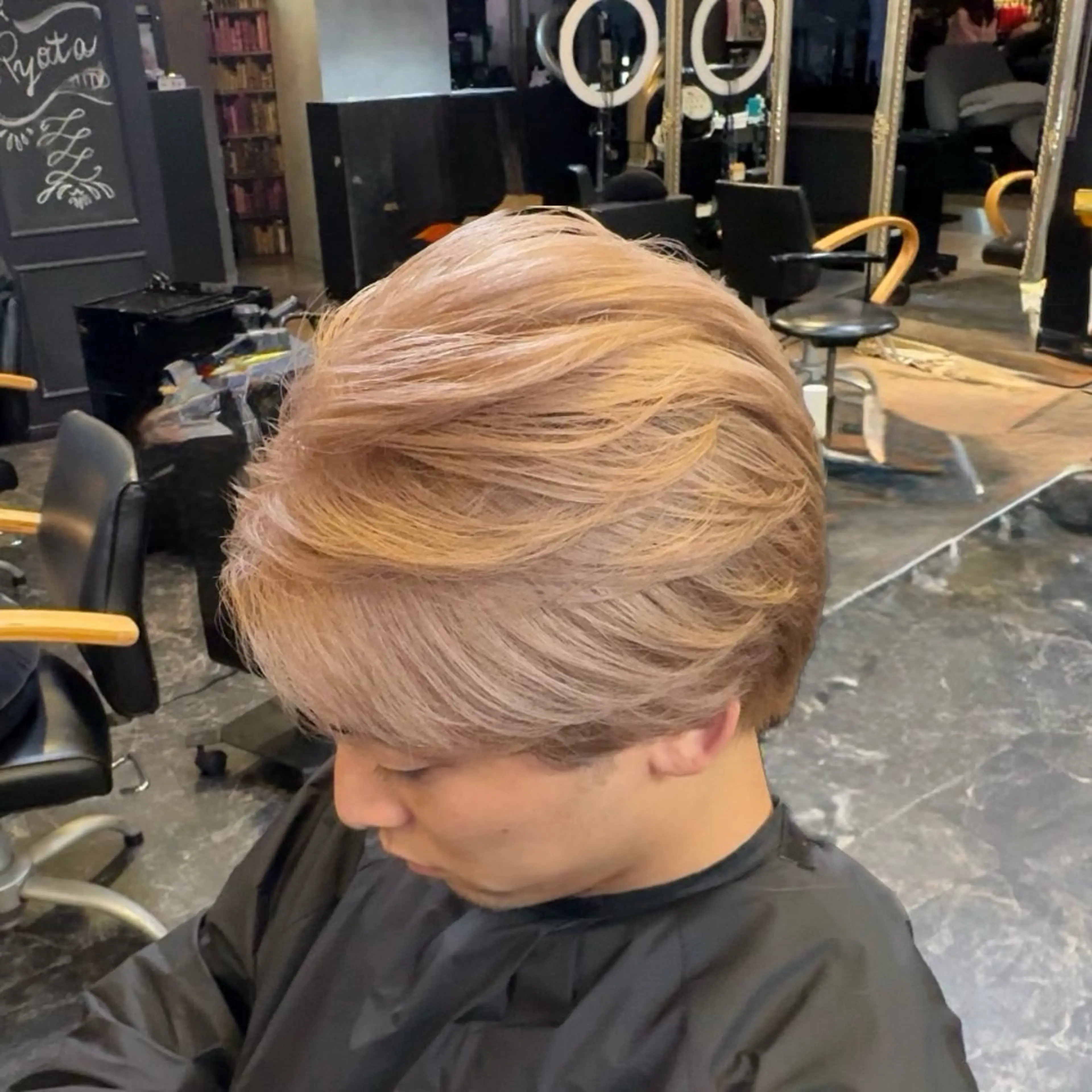 ミディアム カラー メンズ メンズブリーチ ベージュカラー ブリーチ カット ヘアカラー 店長 ハイトーン× 髪質改善/舘野 涼太のヘアスタイル