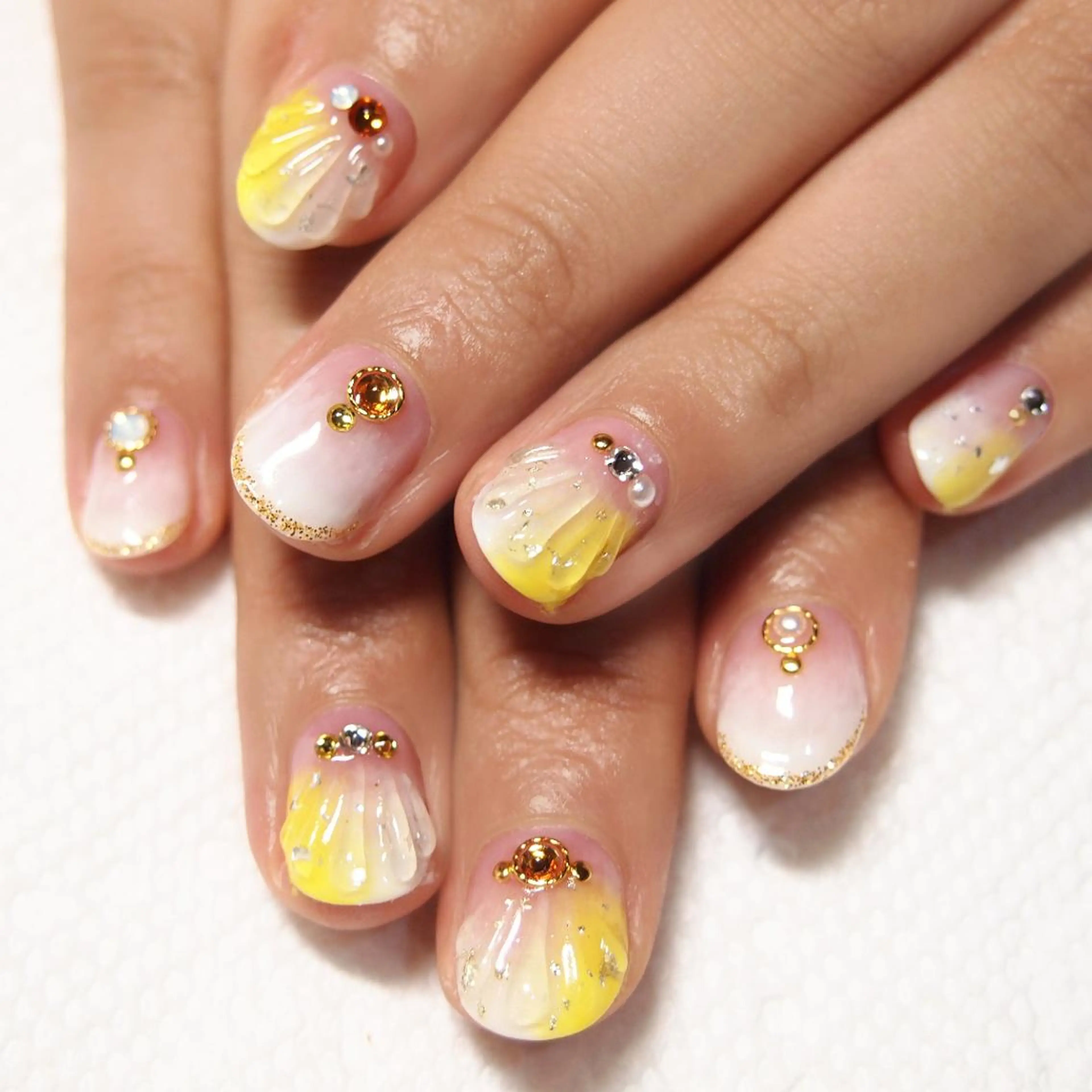 ネイル 山田 麻衣のネイルデザイン