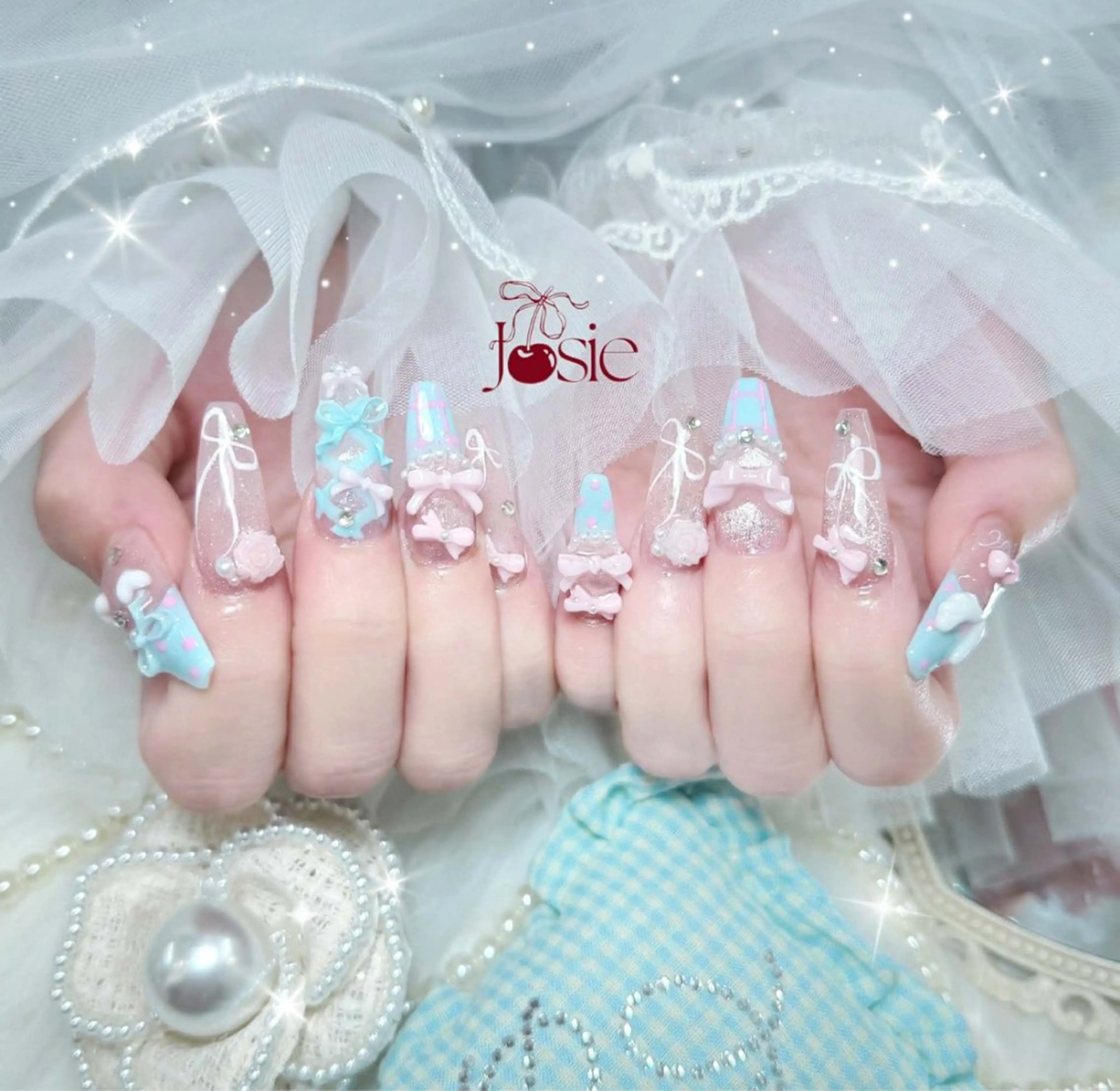 カラー グラデーションカラー ピンクカラー ハンドネイル AIN Nailのネイルデザイン