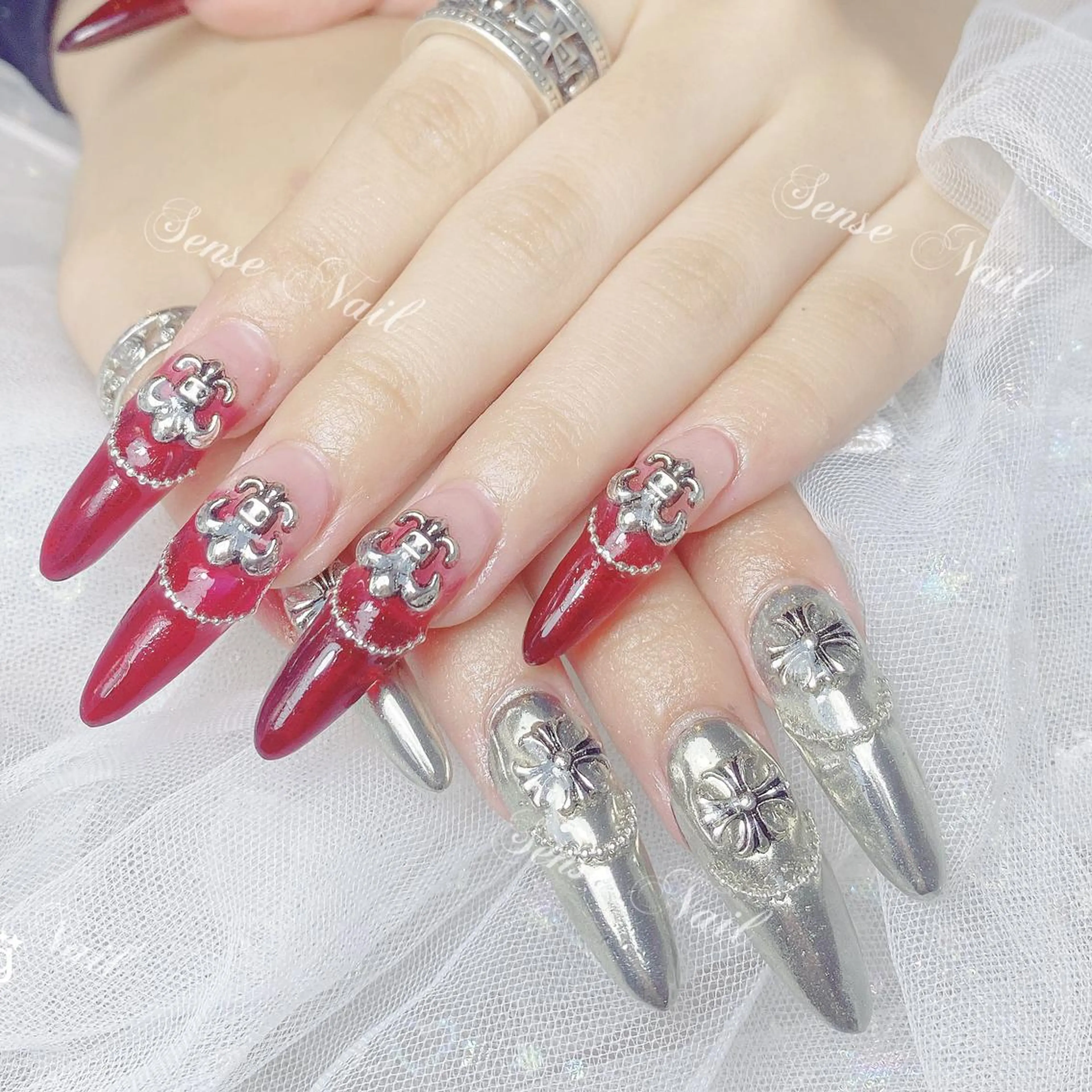 ネイル ハンドネイル ハンドケア Queening 🦋のネイルデザイン