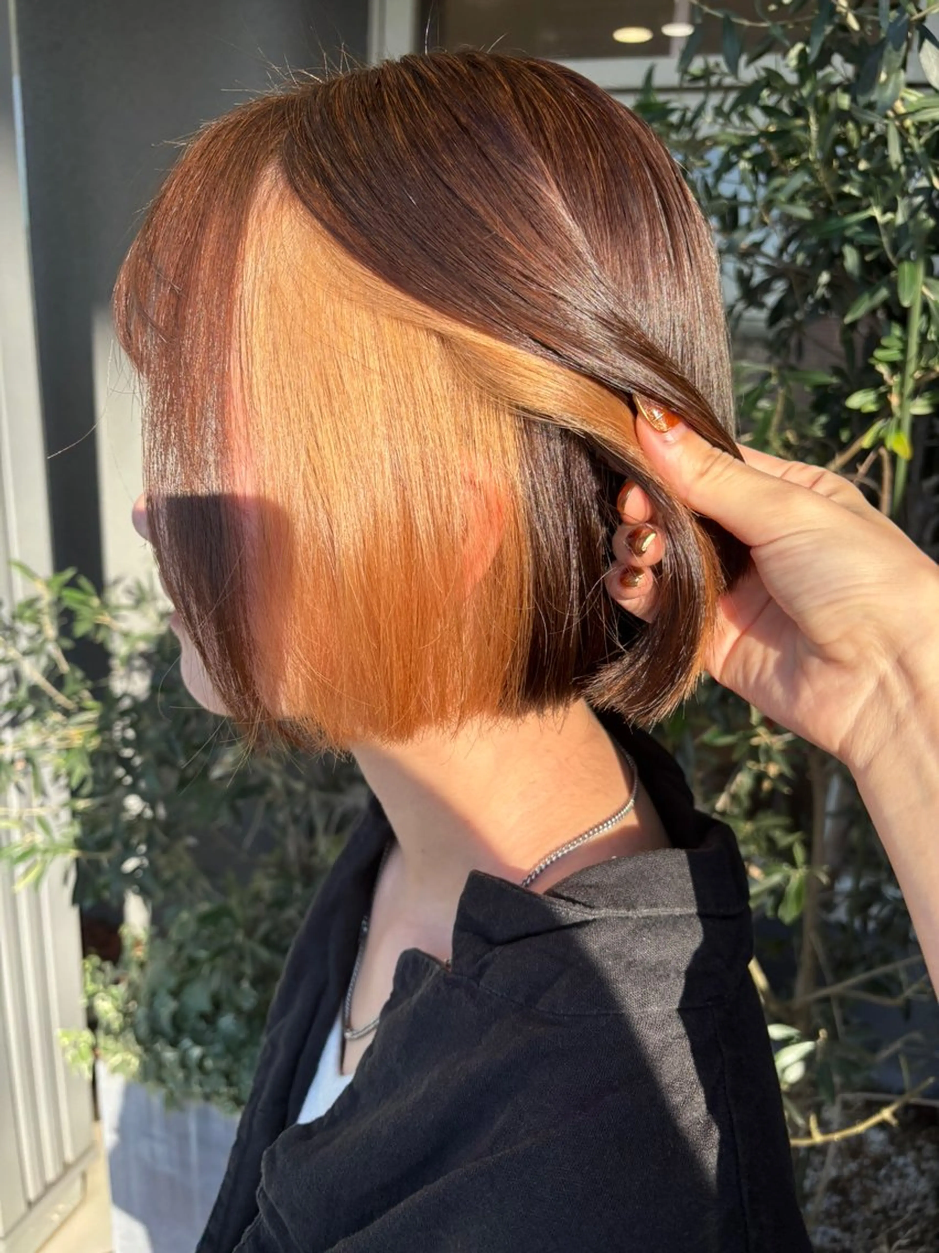 ショート カラー ブリーチ イヤリングカラー ヘアカラー トリートメント 小濱 愛美莉のヘアスタイル