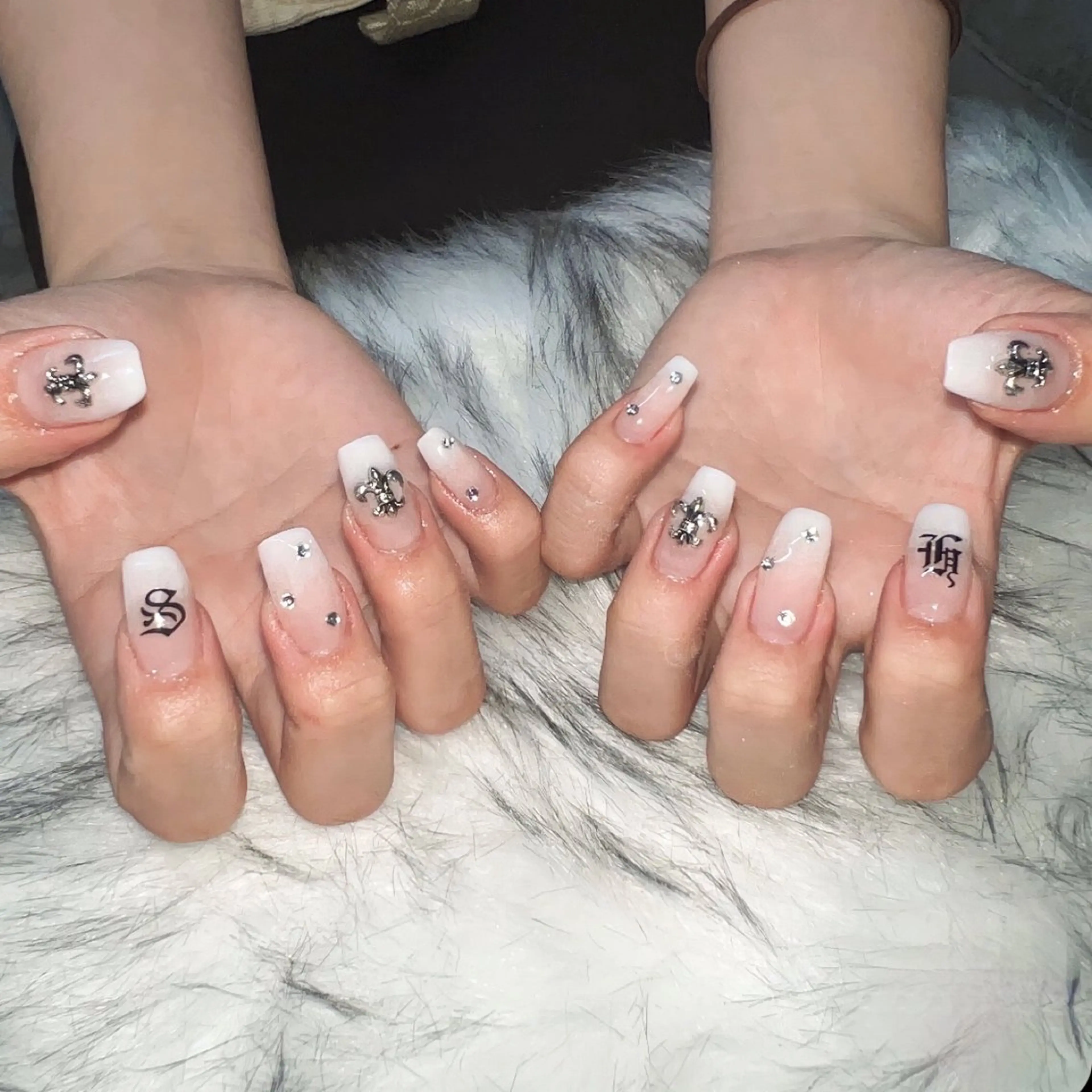 ミディアム ハンドネイル mao .のネイルデザイン