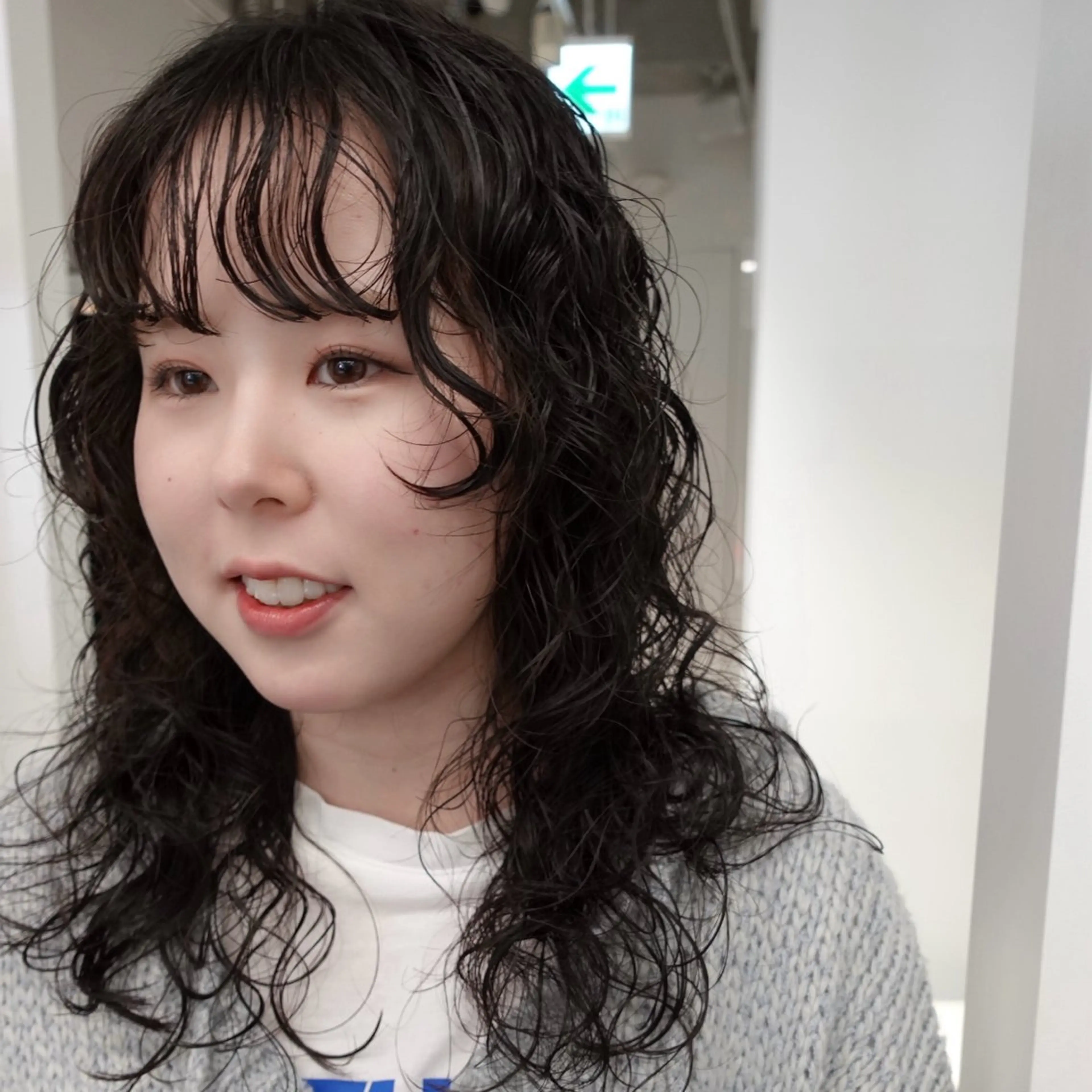 セミロング パーマ セミロングパーマ レイヤーカット カット パーマ 🌐サトウ リョウ🌐のヘアスタイル