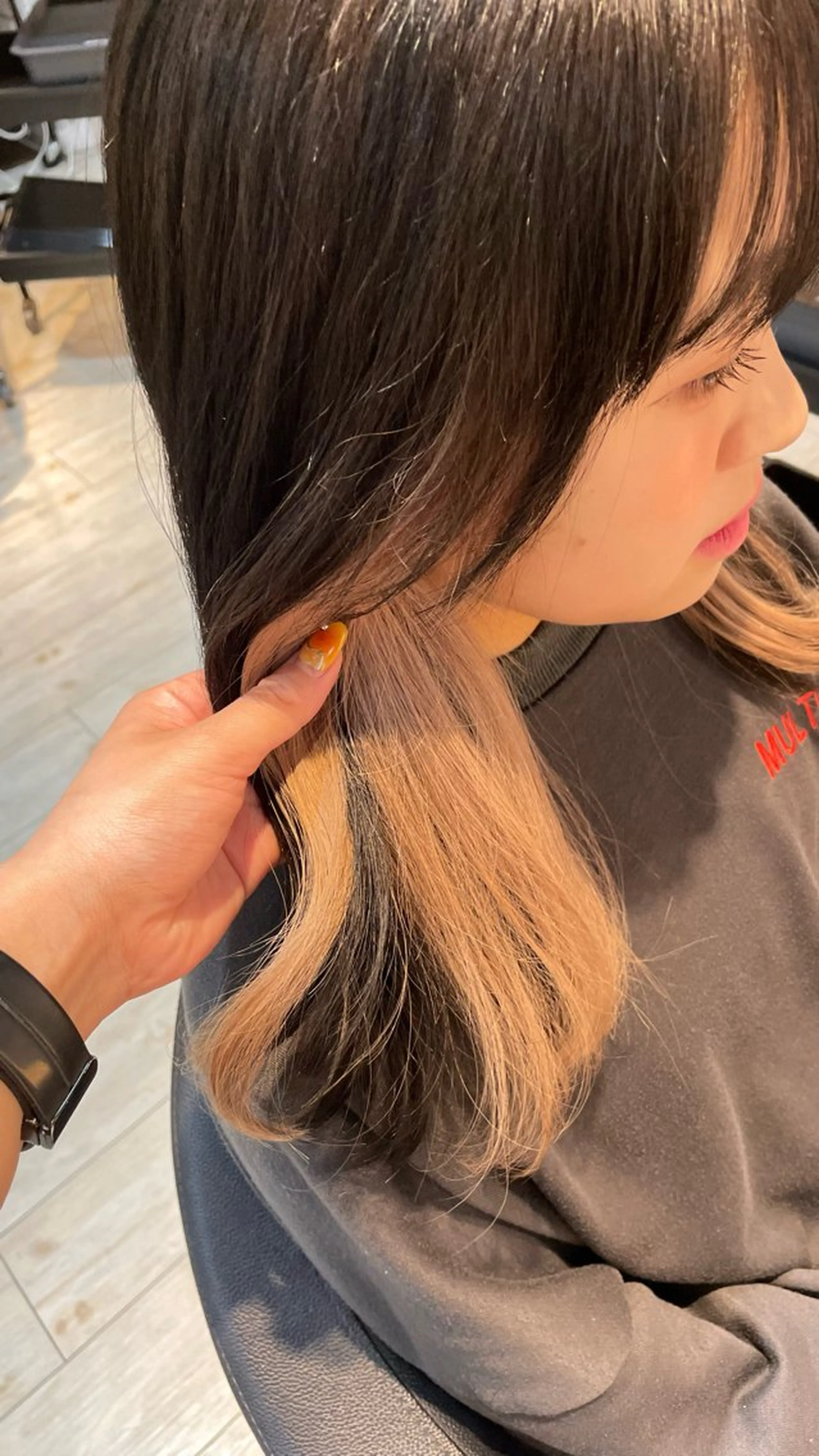 ロング カラー ヘアカラー トリートメント ブリーチ/髪質改善/ ハイトーン/暖色のヘアスタイル