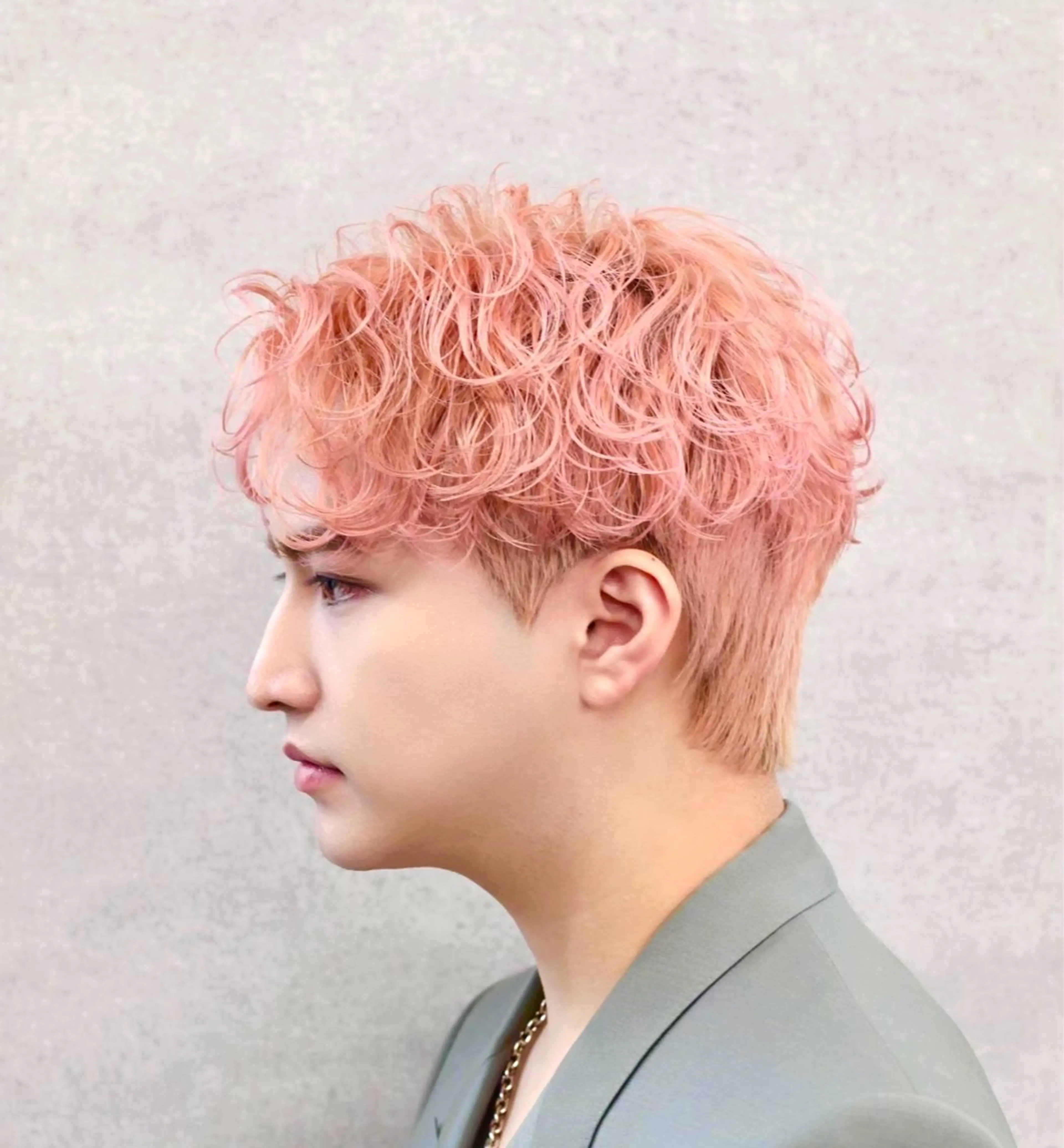 カラー メンズ 💈フェザーパーマ 須賀俊介💈のヘアスタイル