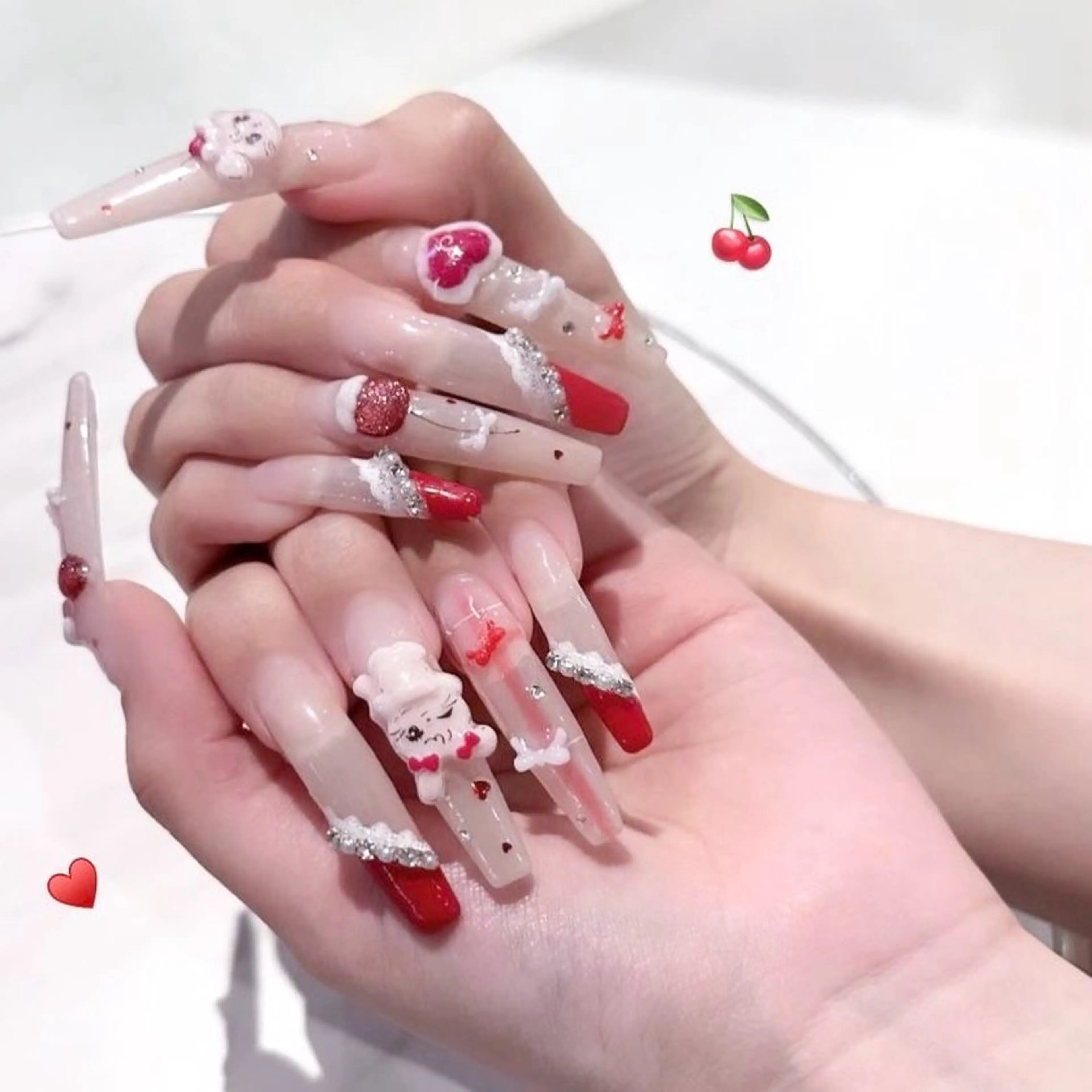 ネイル キラキラネイル 韓国ネイル ロングネイル ワンホンネイル ハンドネイル Josie nail salonのネイルデザイン
