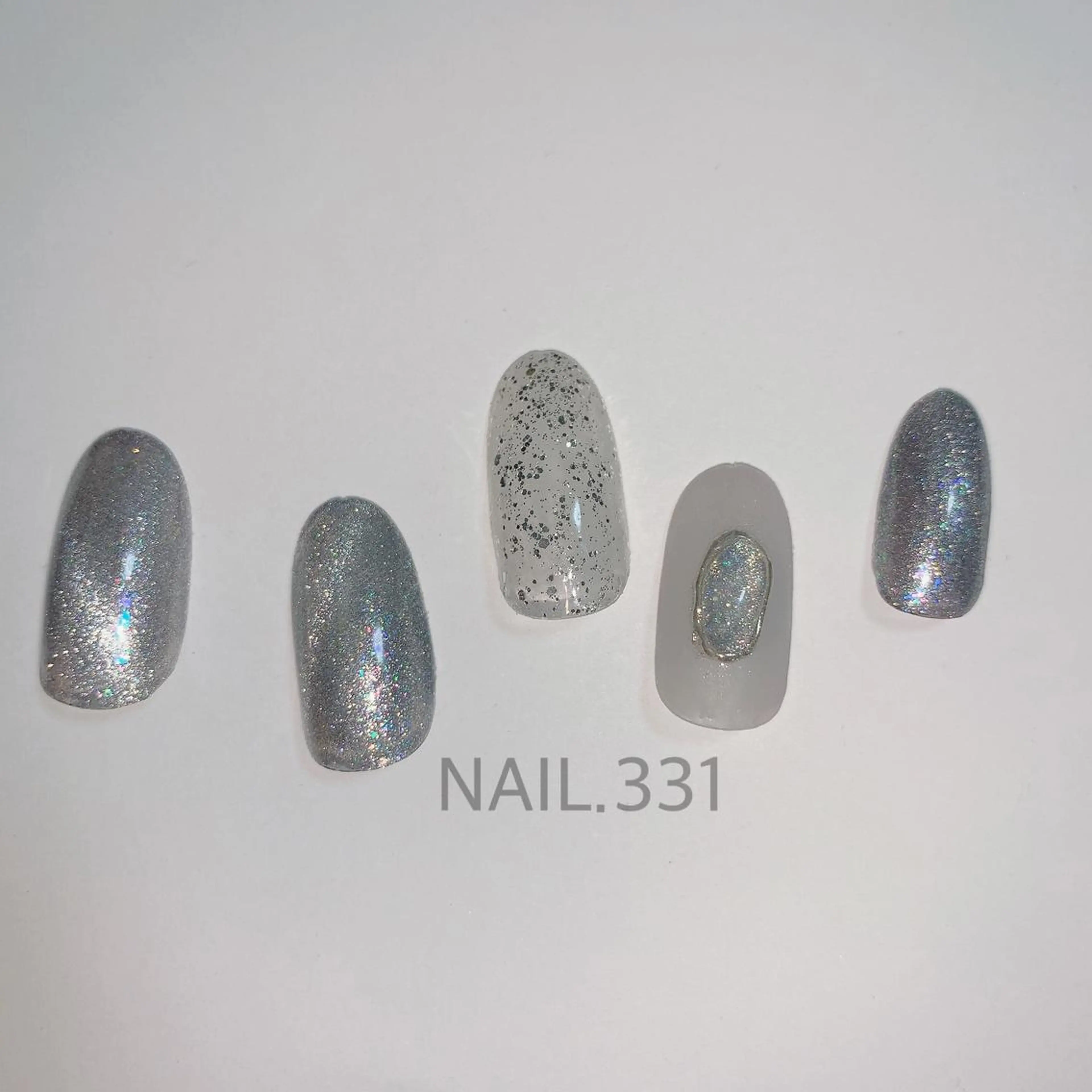 ネイル ジェルネイル キラキラネイル マグネットネイル ニュアンスネイル ショートネイル Nail 331のネイルデザイン