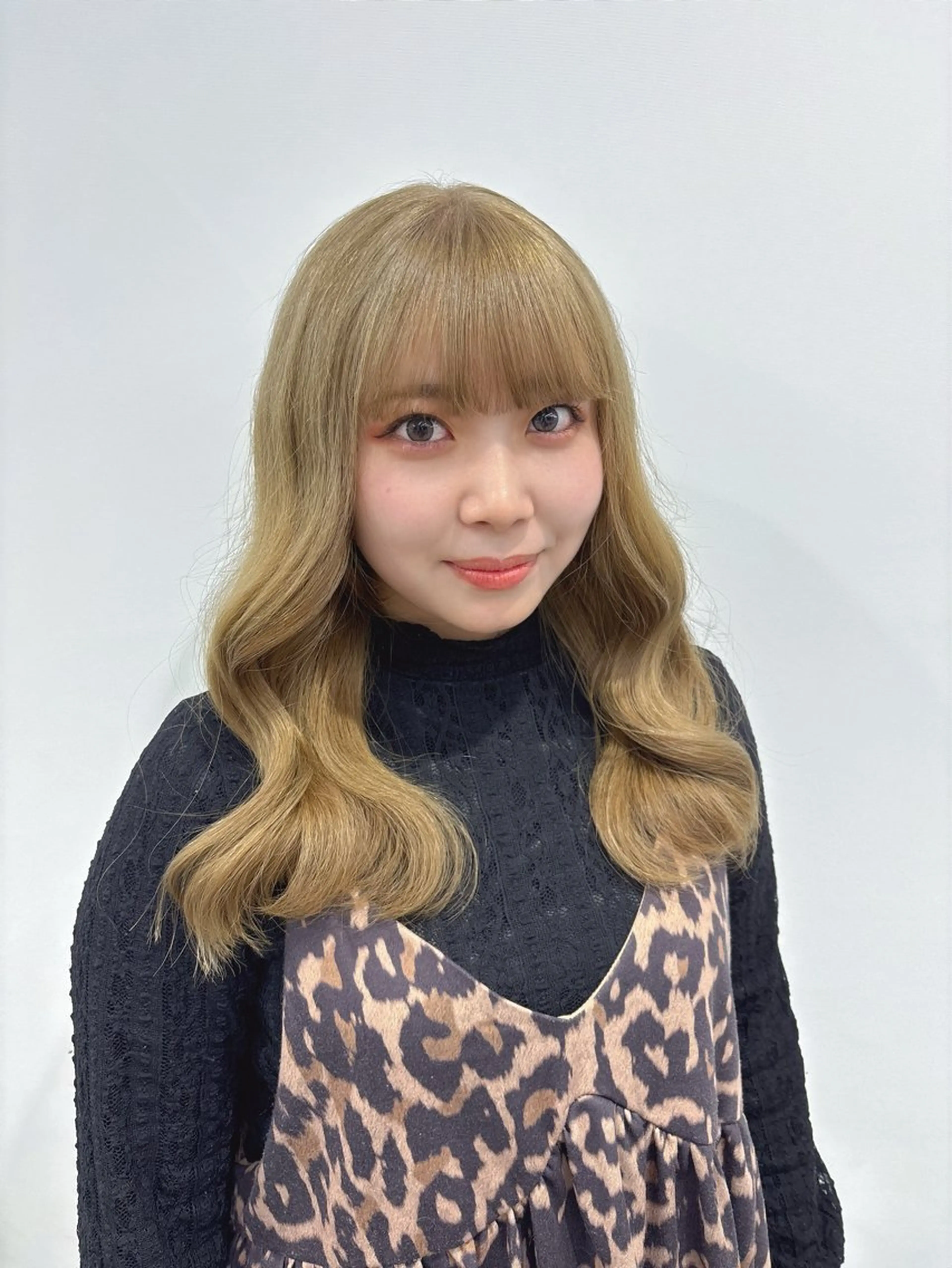 Wカラー/暖色/べ ージュりく©︎🐝のヘアスタイル