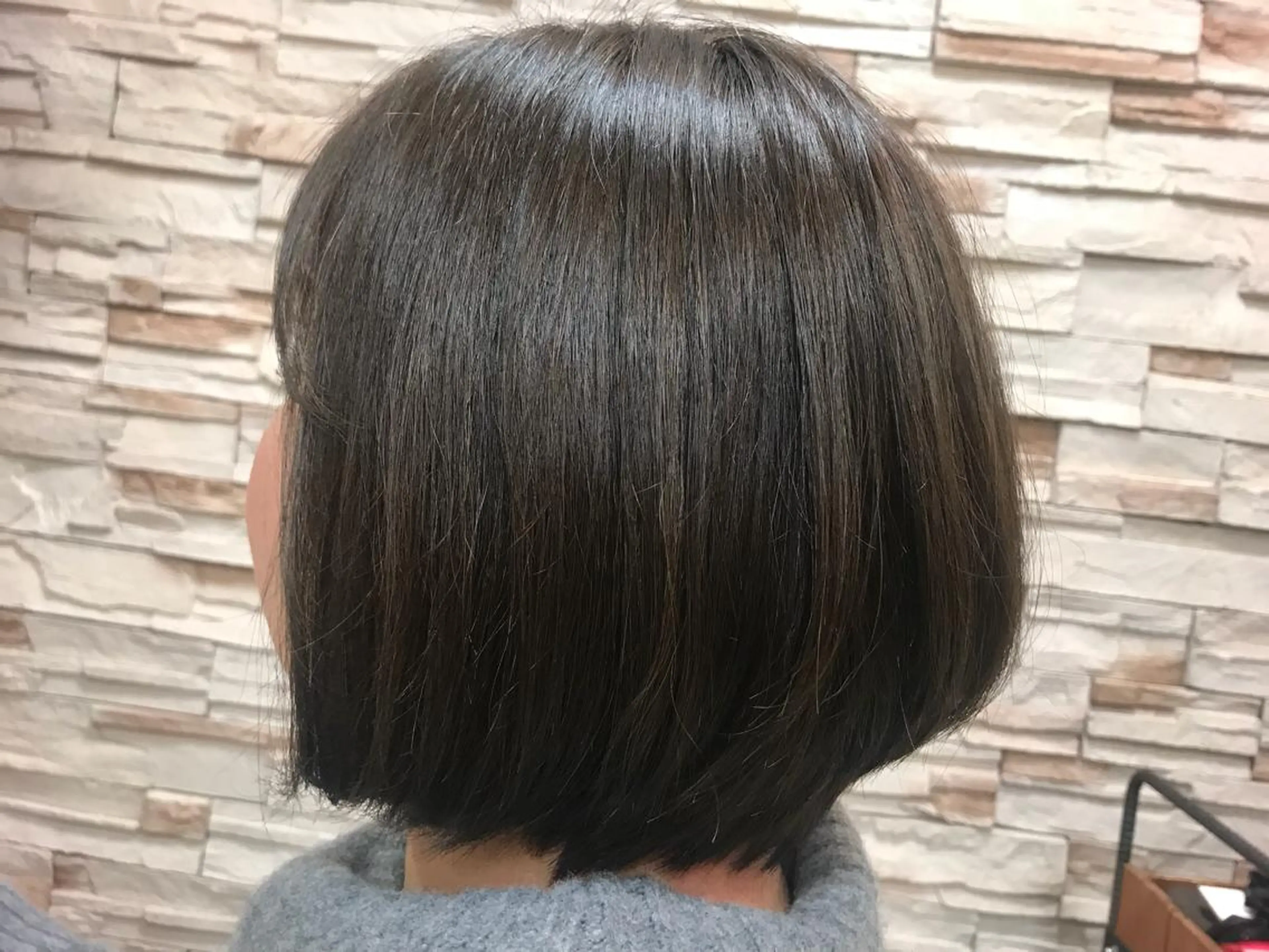 ショート カラー アッシュ イルミナカラー ボブ ササキ トモコのヘアスタイル