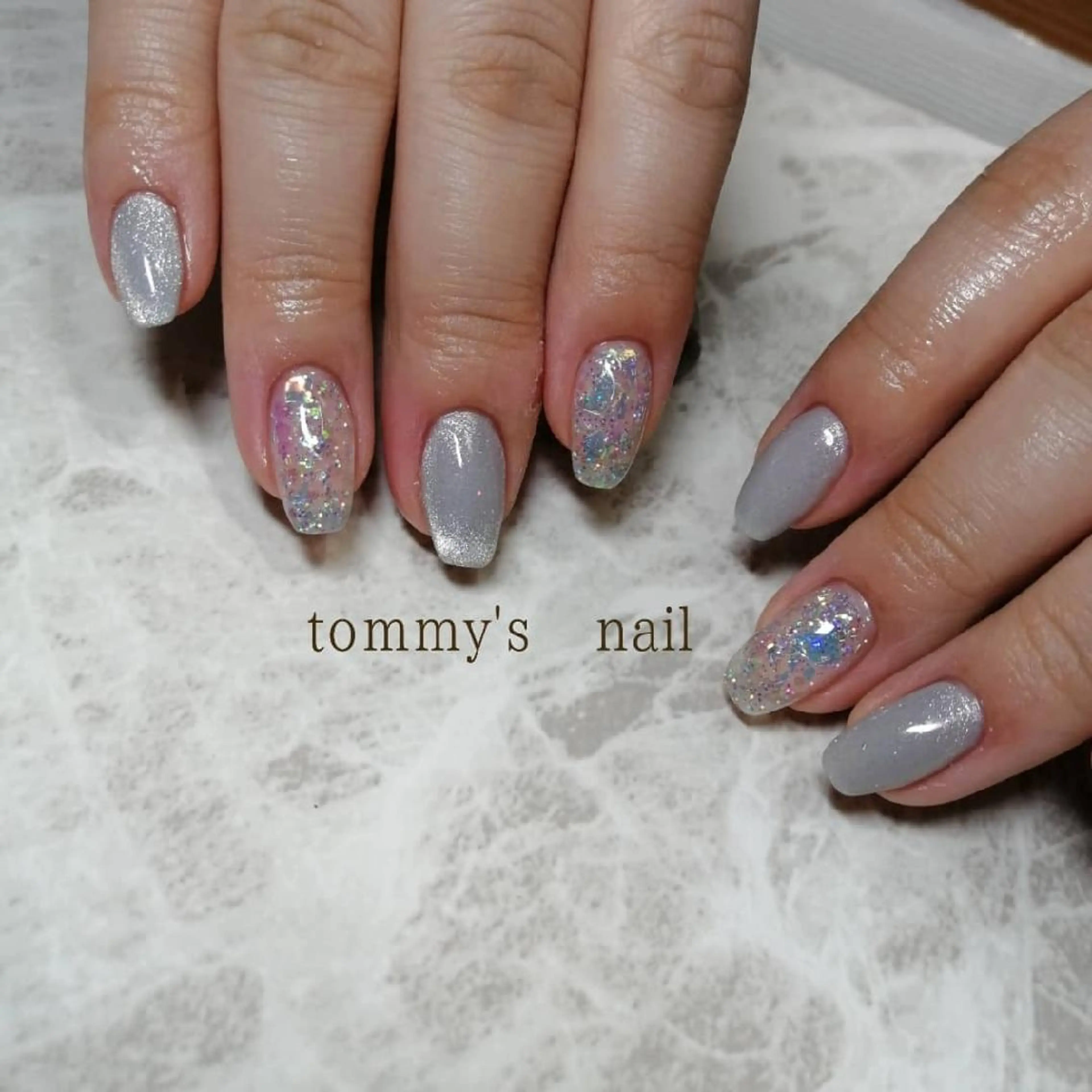 ネイル アートネイル ブルー フットネイル ジェルネイル キラキラネイル tommy's nail所属・福岡/若よもぎ蒸し 全身美容が叶うサロンのネイルデザイン