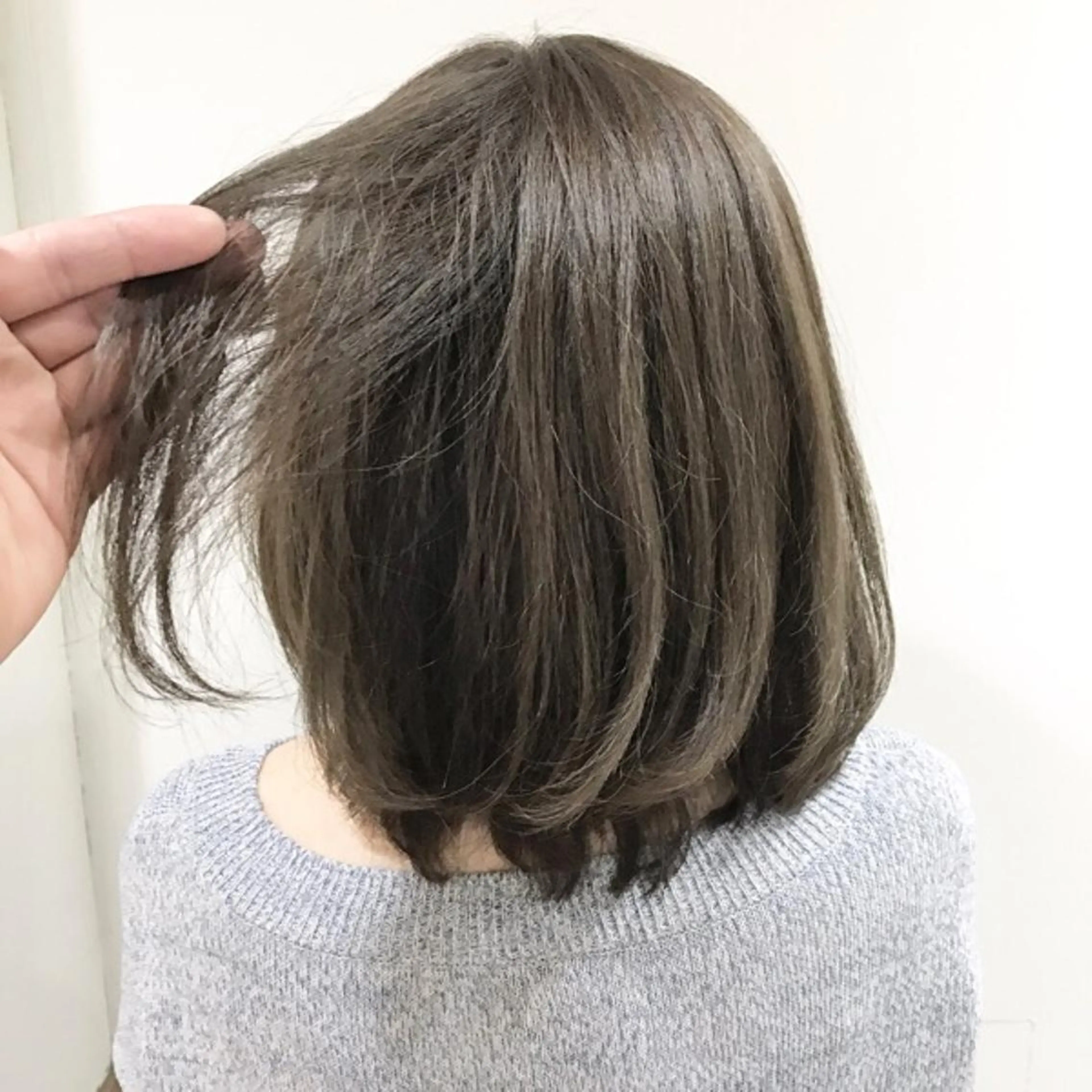 ミディアム h kaoriのヘアスタイル