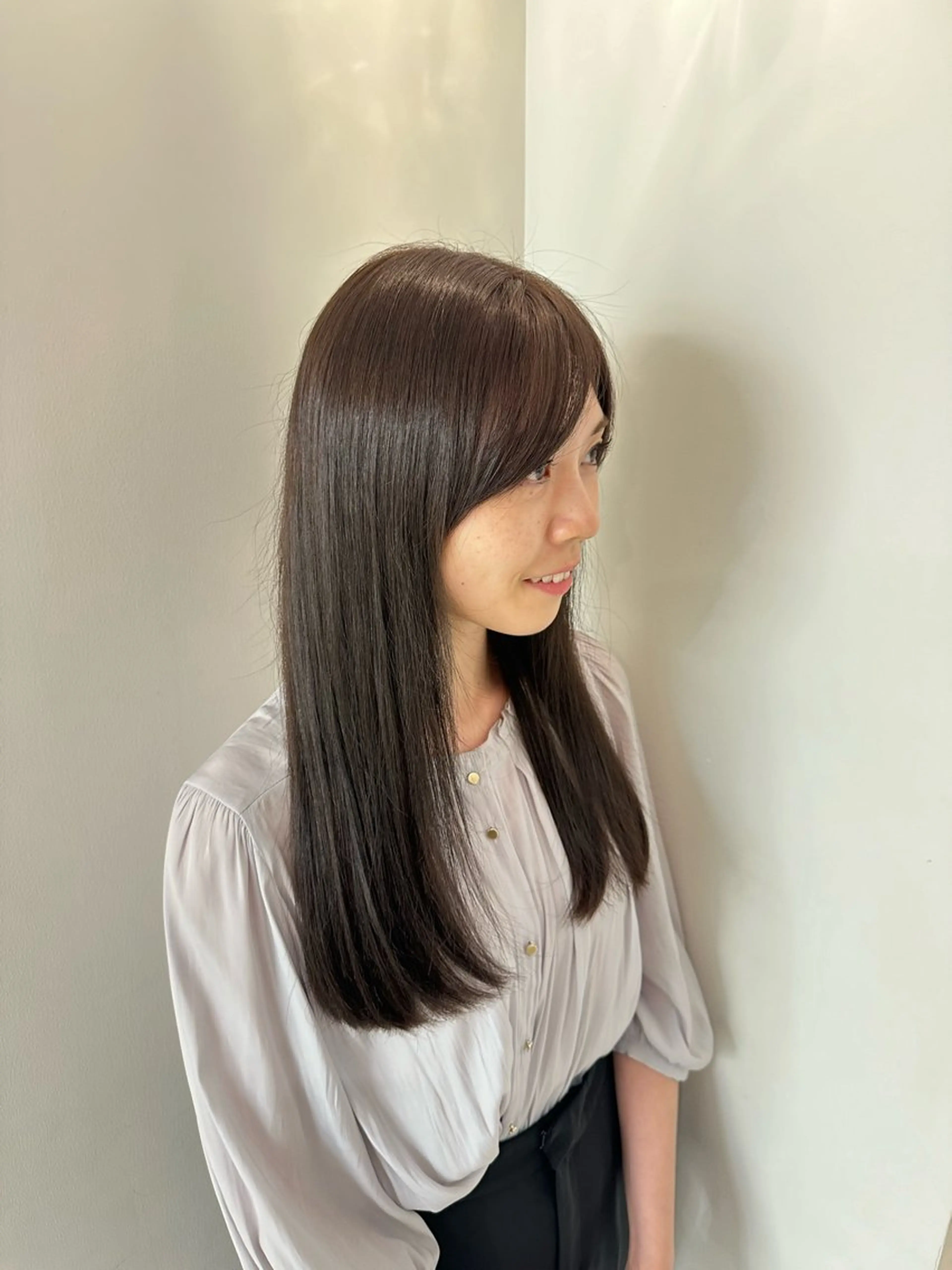 ロング カラー ベージュカラー ラベンダーカラー ラベンダーベージュ ヘアカラー トリートメント 安丸 結夏のヘアスタイル