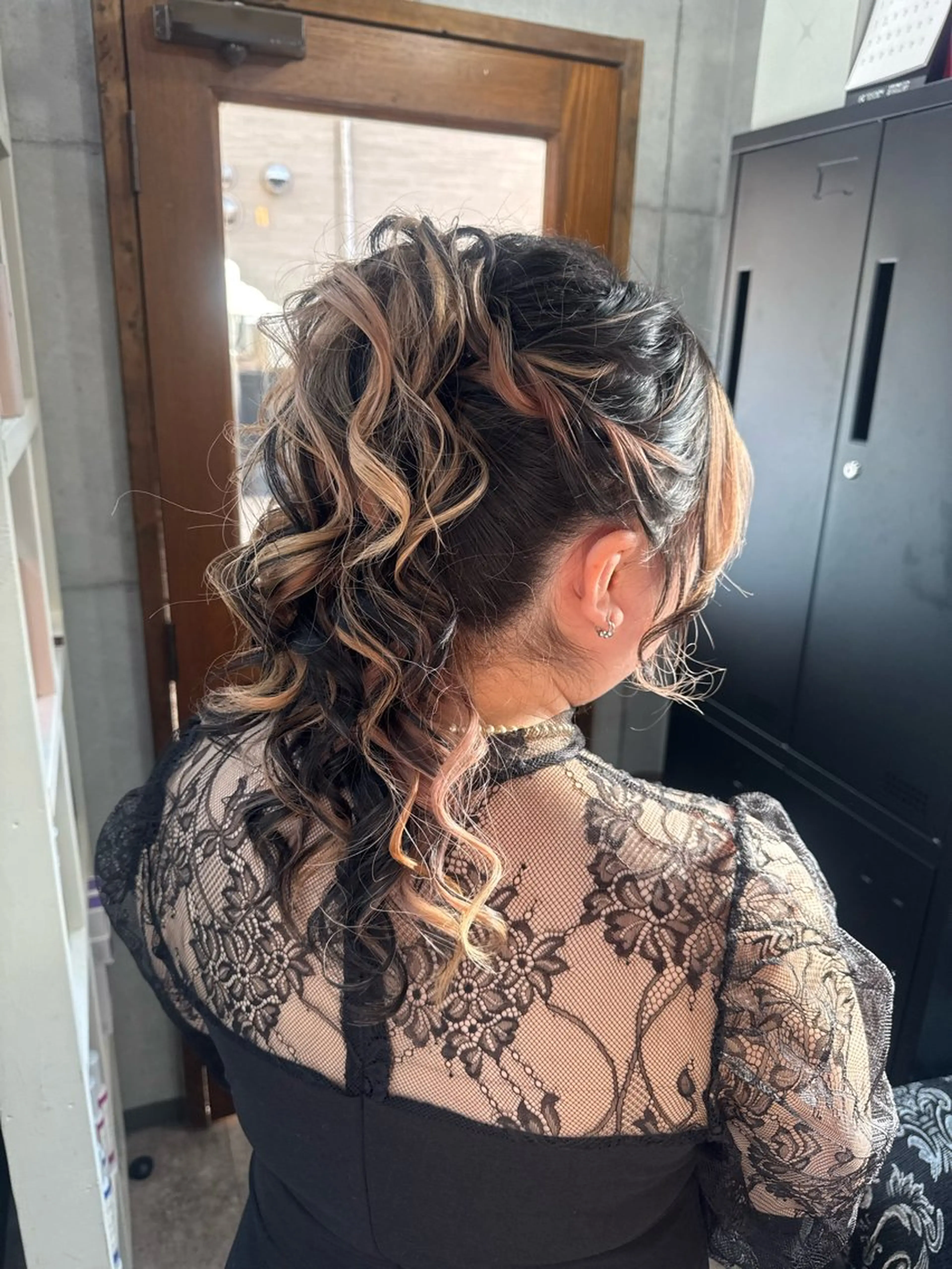 ミディアム ヘアアレンジ ポニーテール ヘアセット 石井 綺乃のヘアスタイル