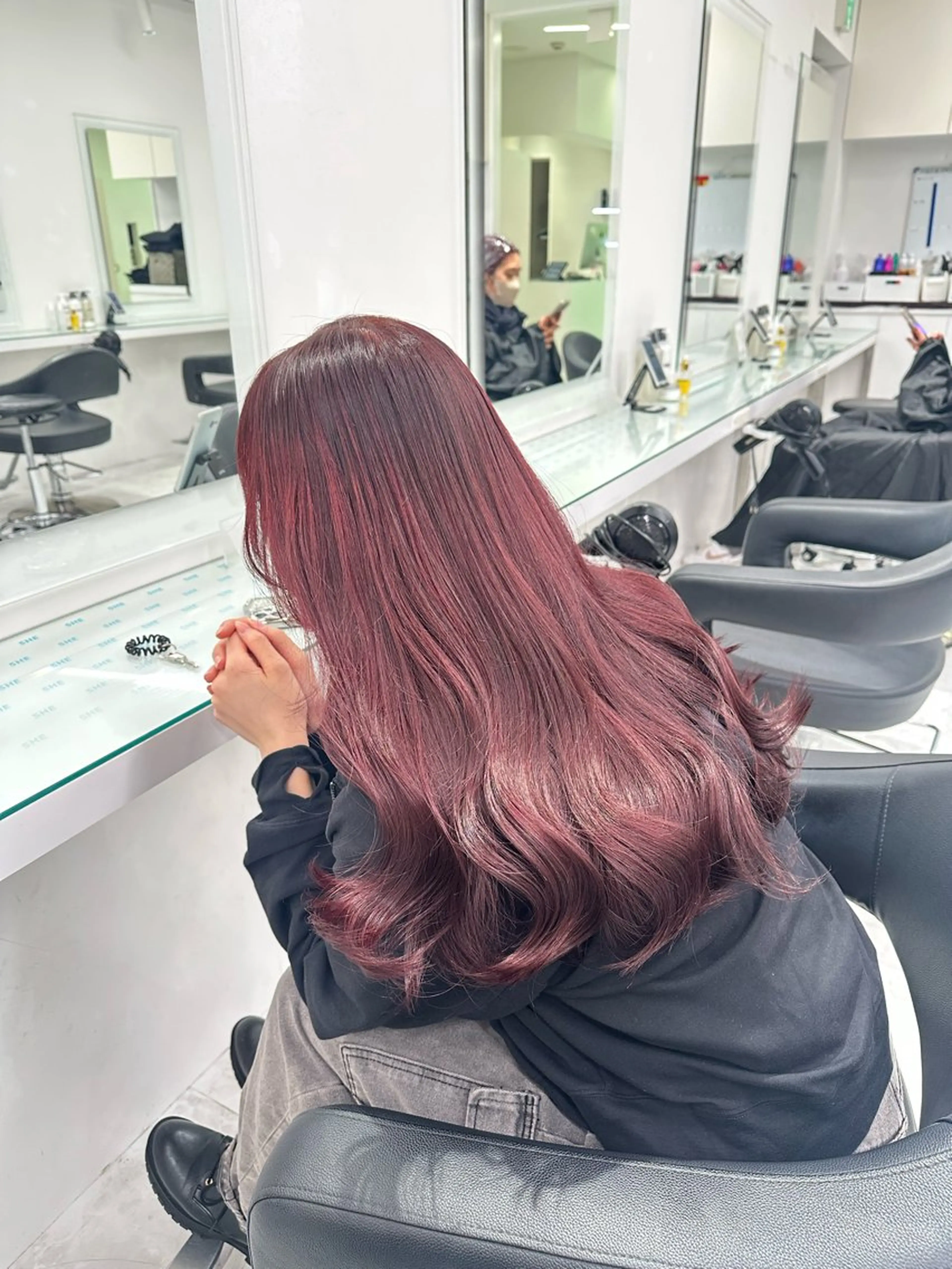 ロング カラー トレンド暖色ヘア🍒 miu🍒のヘアスタイル