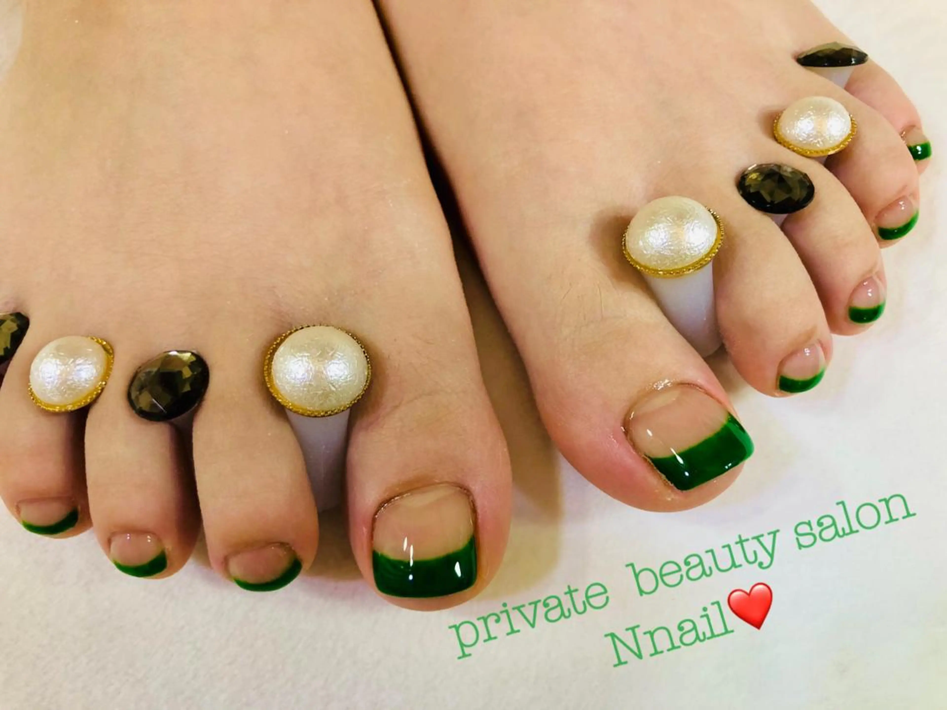 ネイル フレンチネイル グリーン 🌿Nnail🌿 プライベートサロンのネイルデザイン