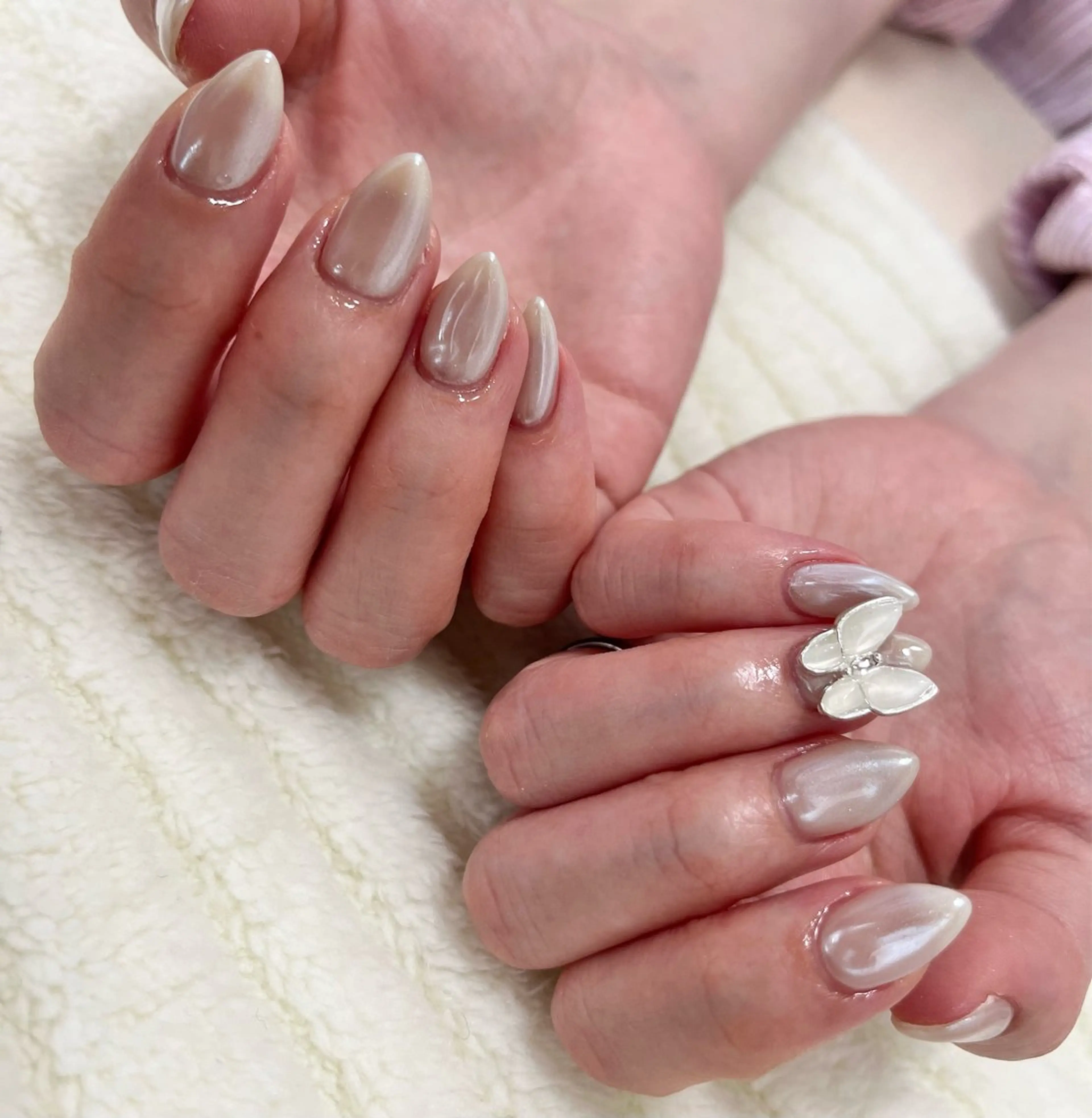 ネイル ミラーネイル ホワイト ハンドネイル わたなべ さやかのネイルデザイン