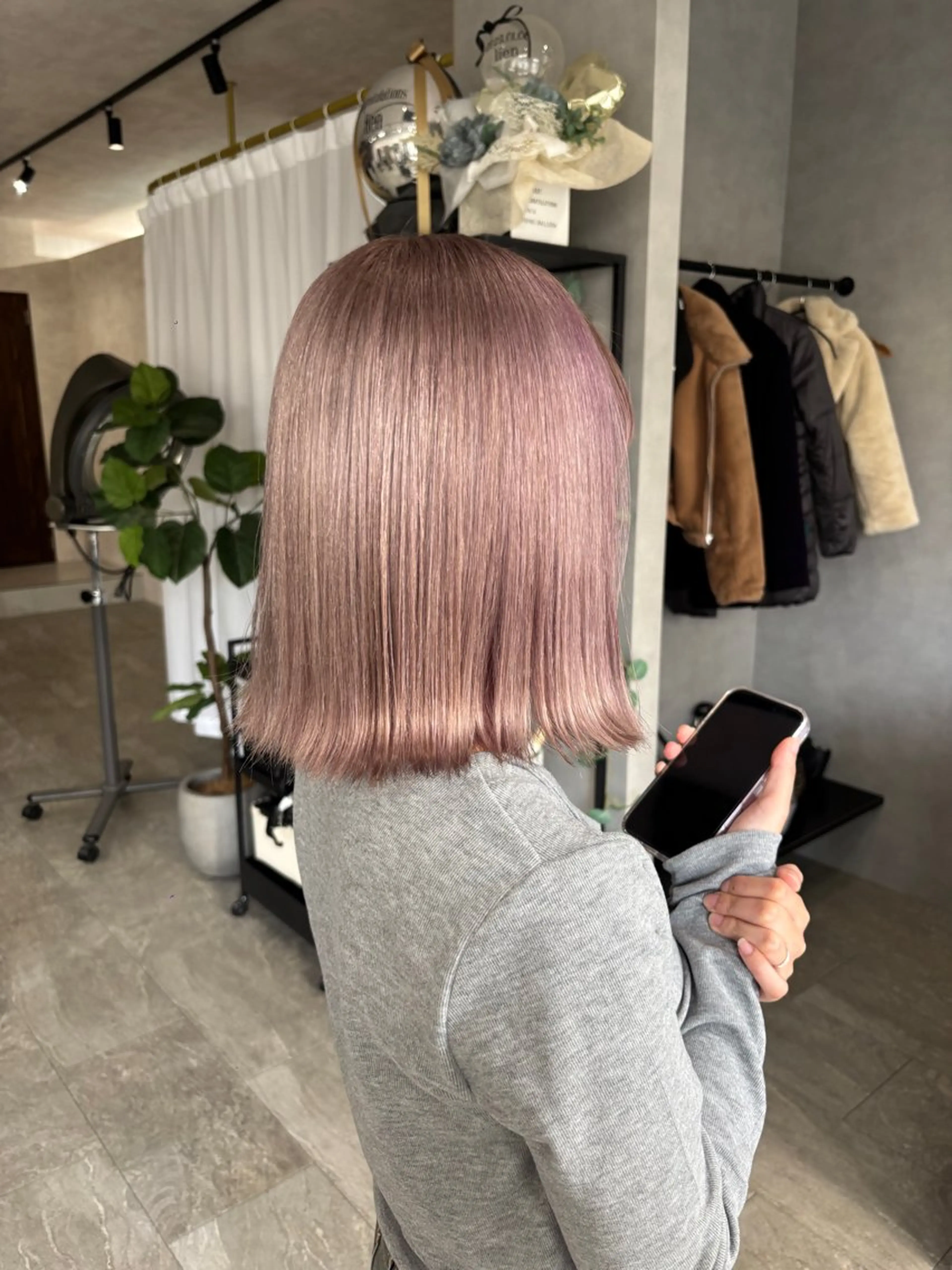 ミディアム 鵜澤 華乃音のヘアスタイル