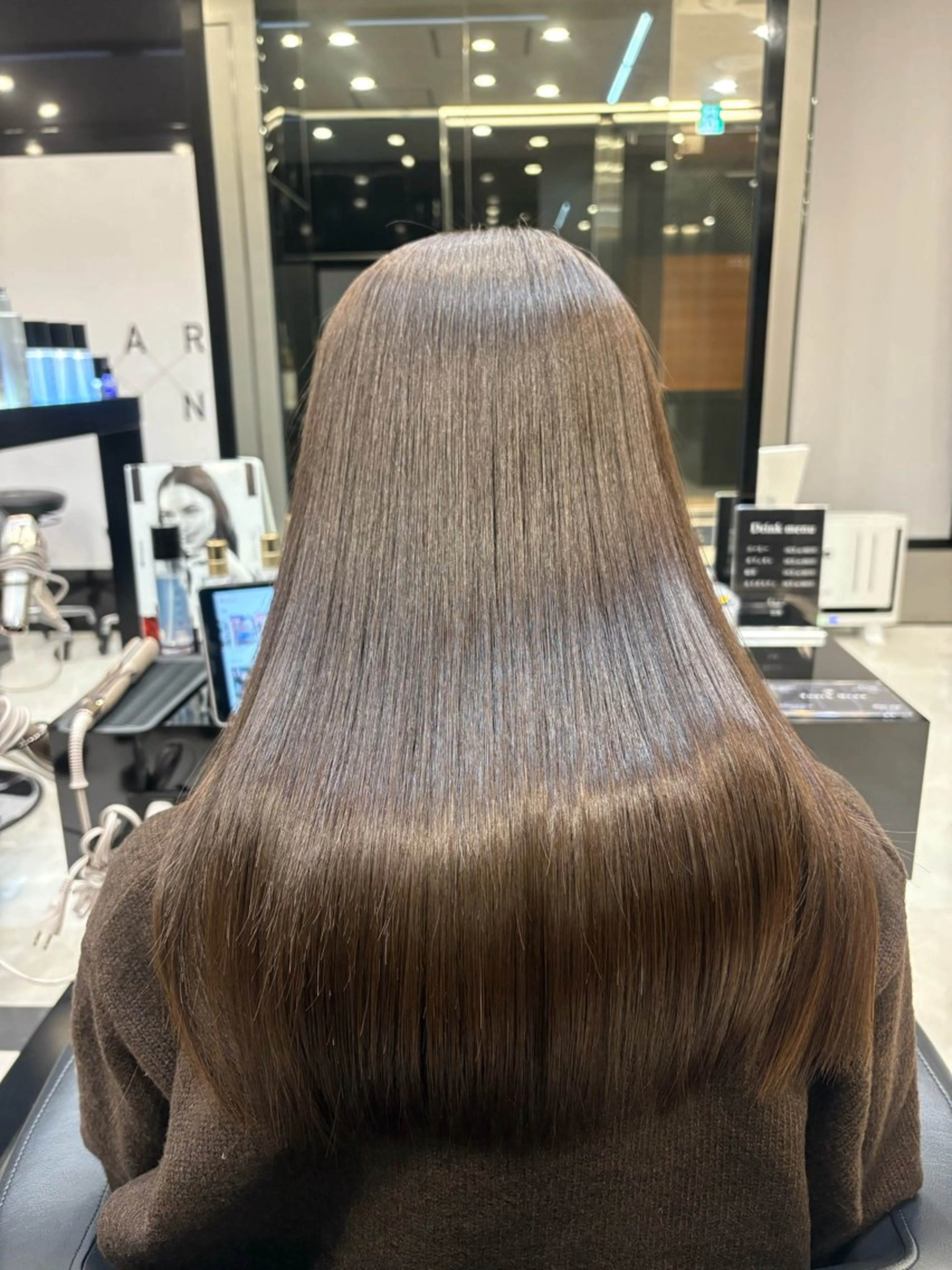 セミロング HARUKI MINATO Japan FUKUOKA所属・秋屋 美々梨のヘアスタイル