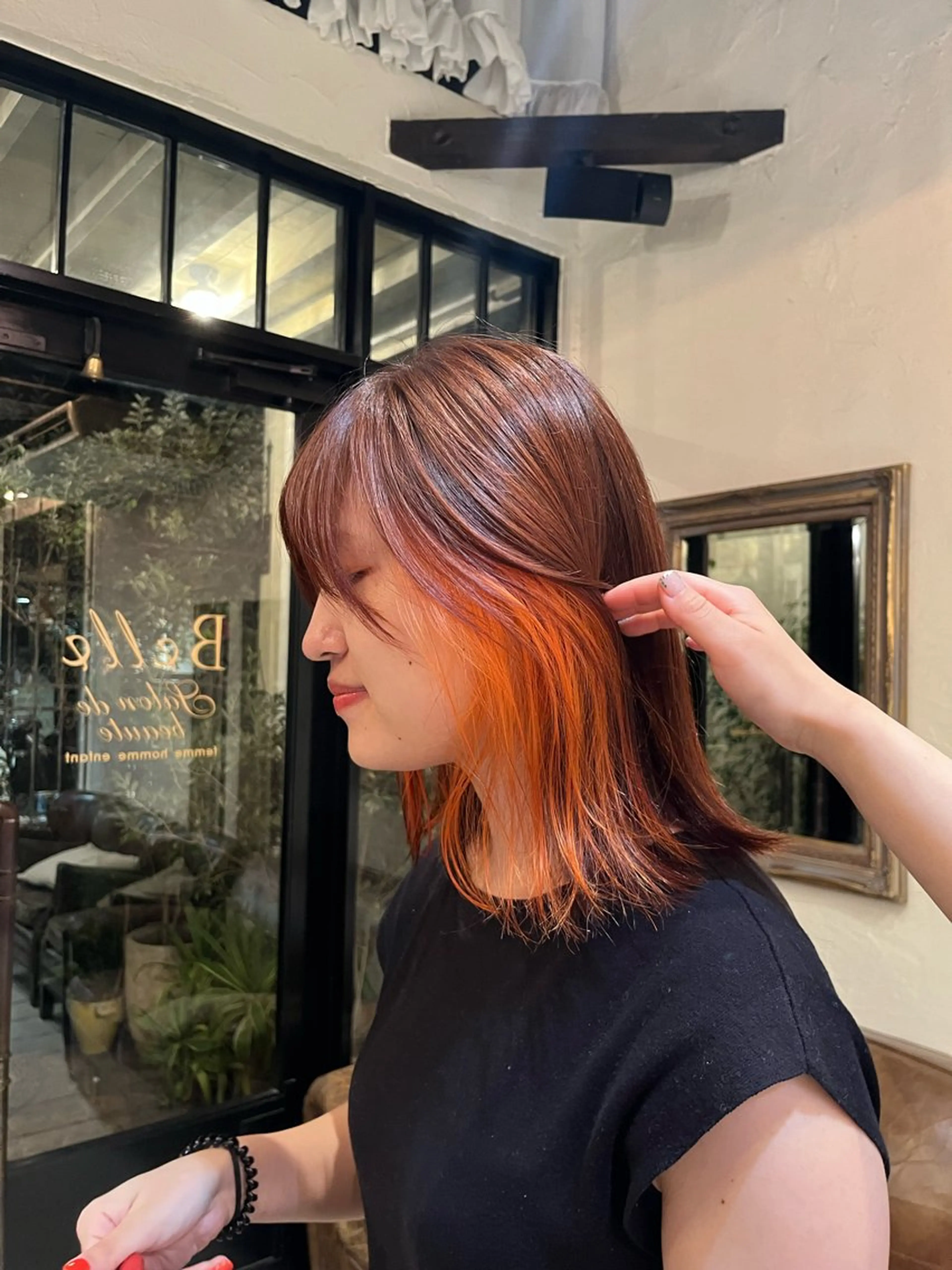 カラー オレンジ 小山 奈津のヘアスタイル