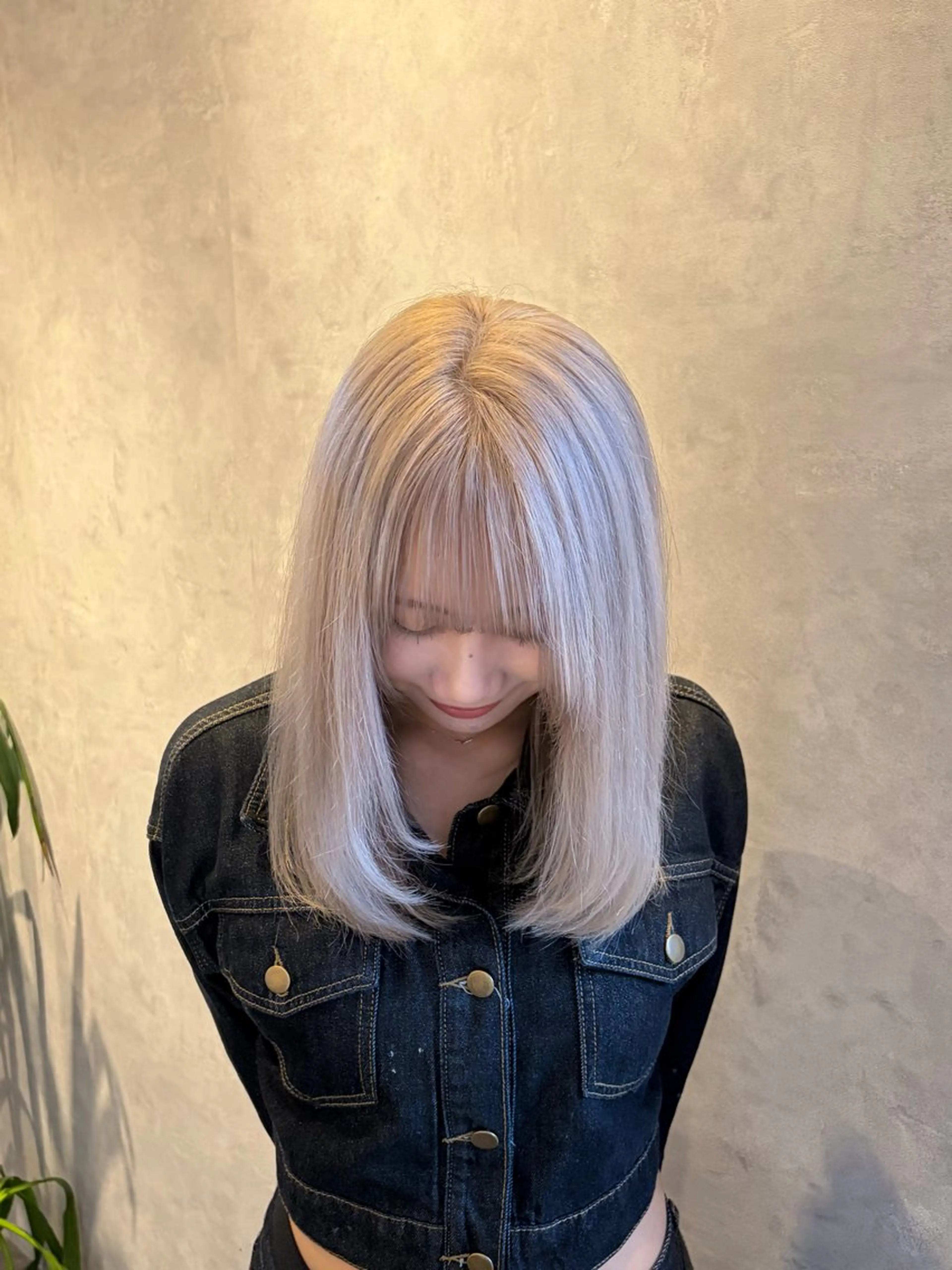 カラー ベージュカラー ブリーチ 山根 明紗のヘアスタイル