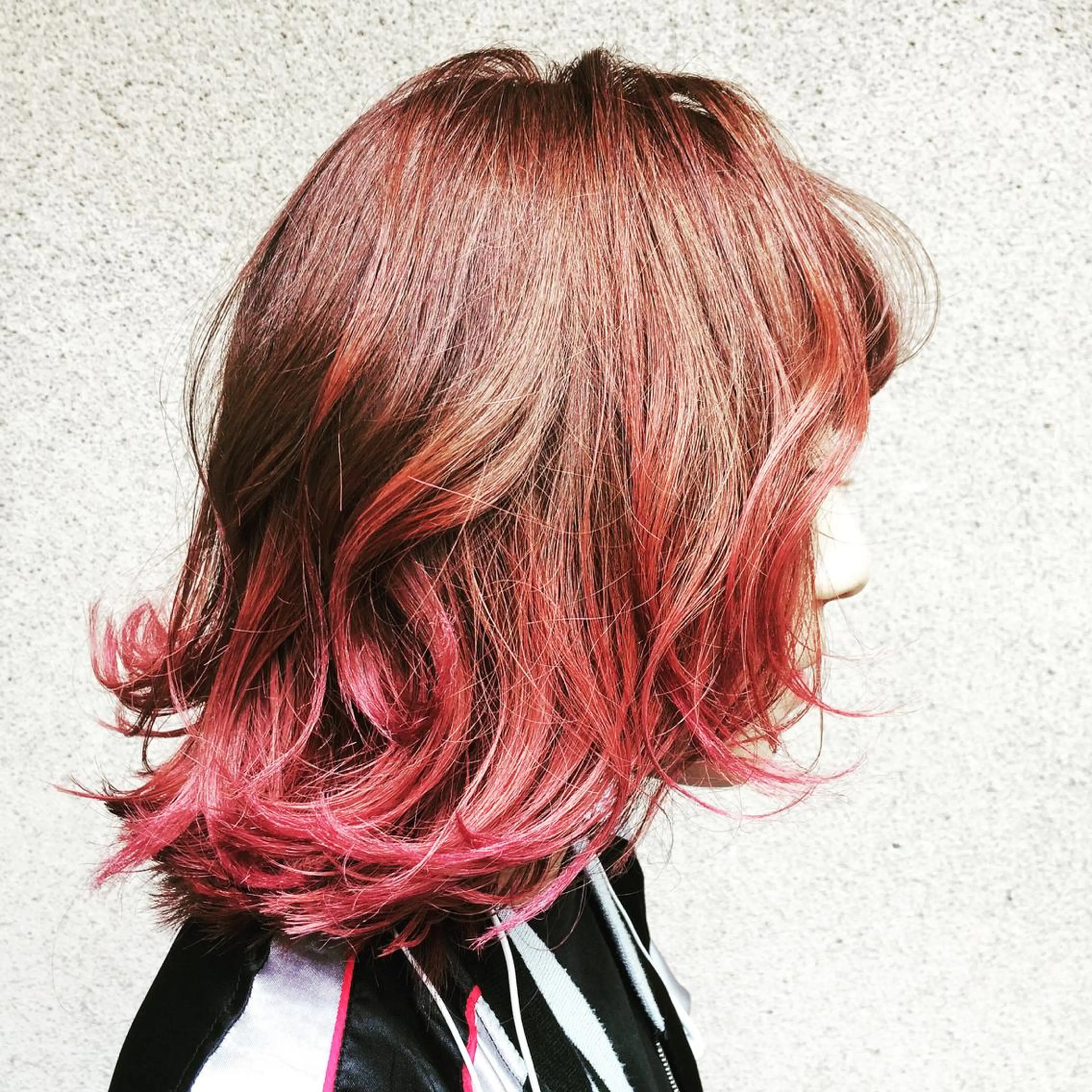 ショート カラー 切りっぱなしボブ ボブ 外ハネヘア vato バトのヘアスタイル