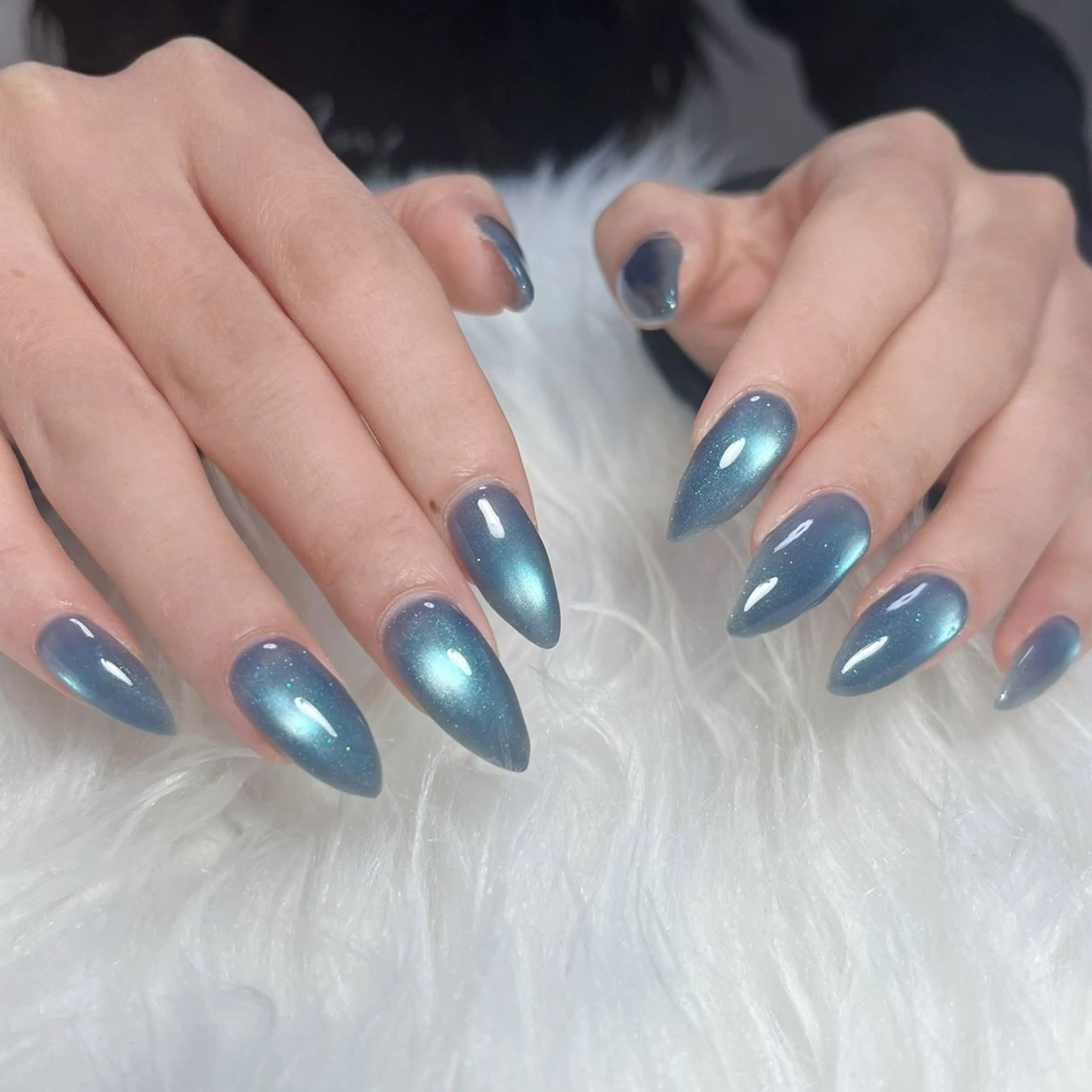 ネイル WHITE NAIL 伊丹のネイルデザイン