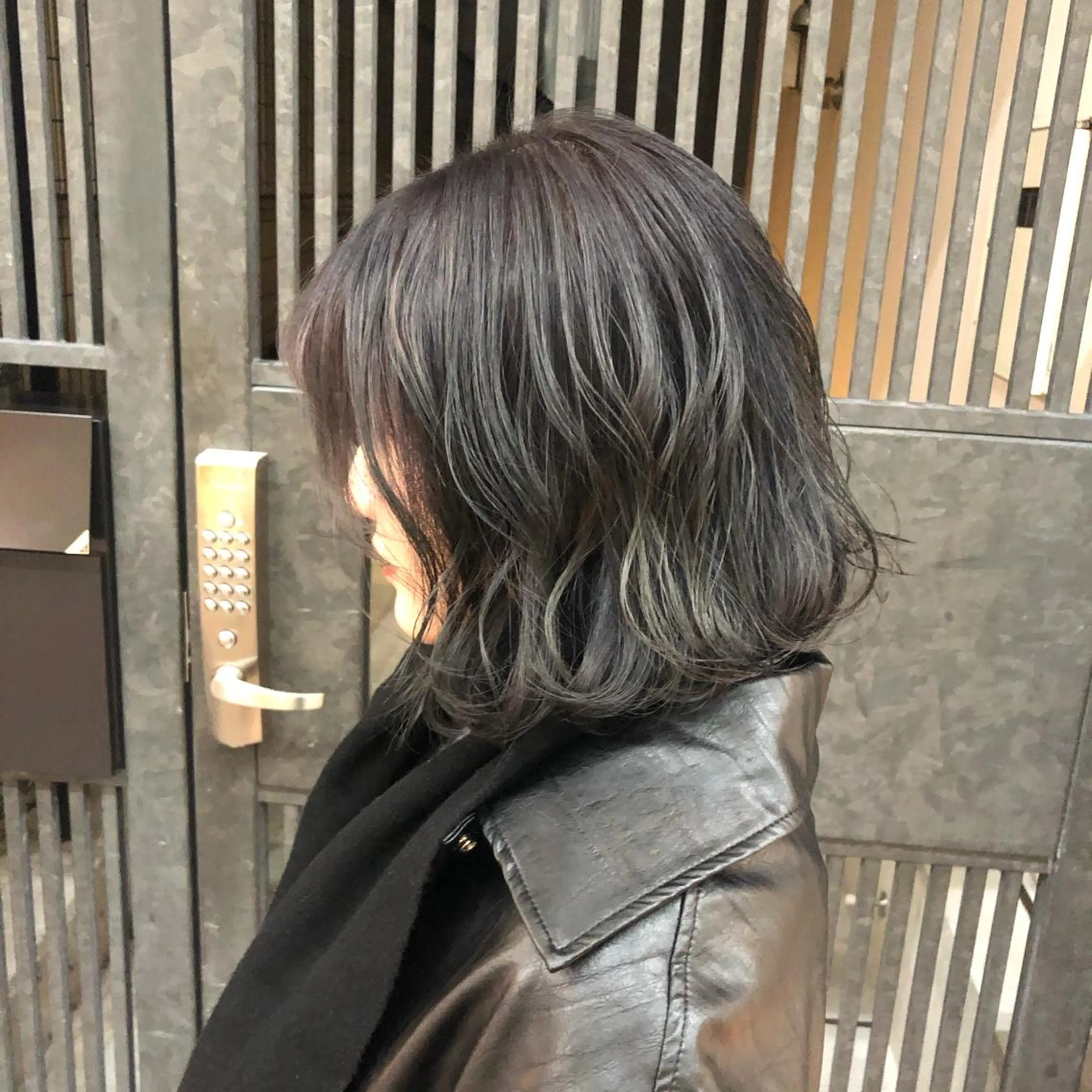 ミディアム カラー ウルフカット/吉村 桃子のヘアスタイル