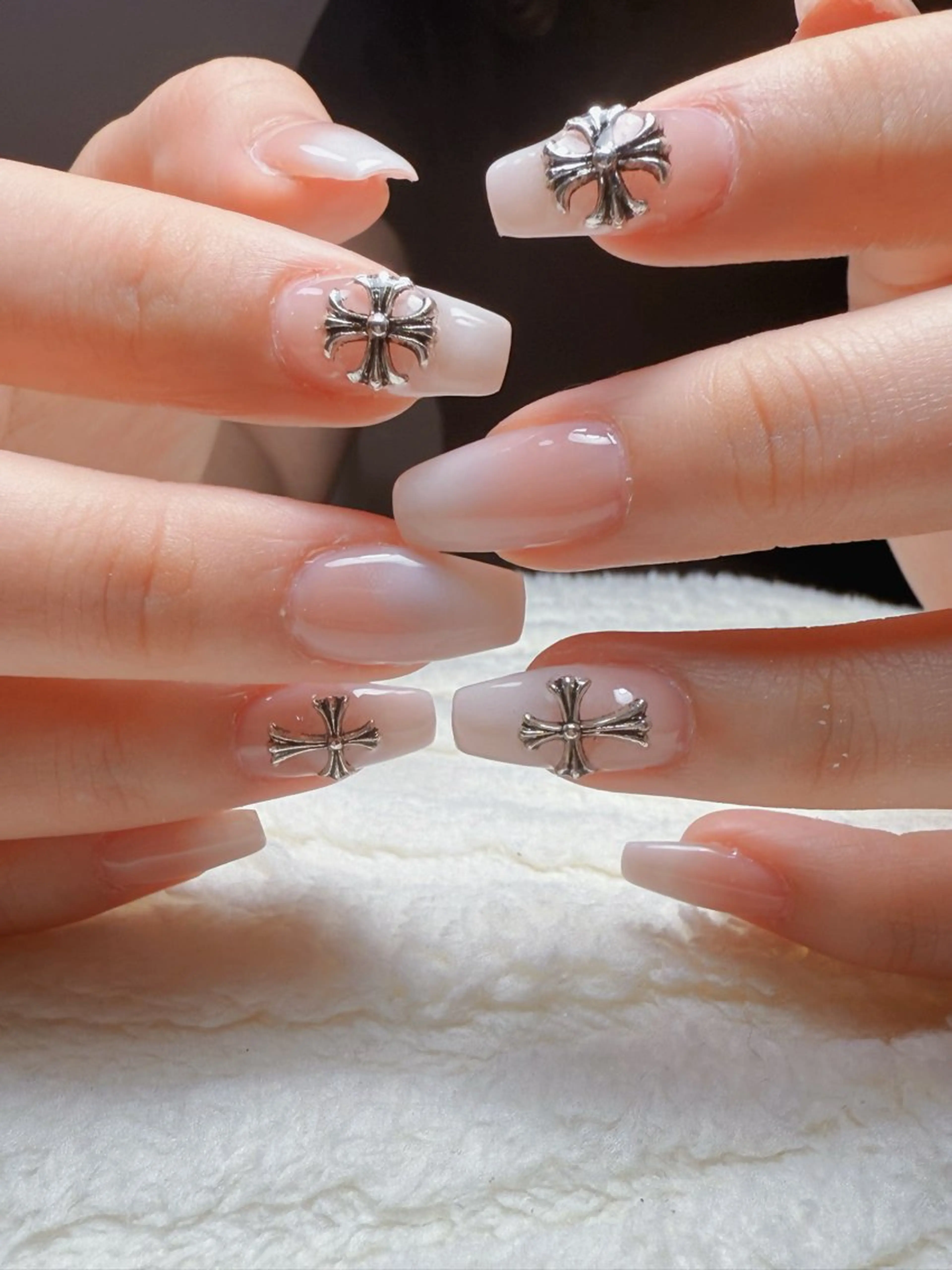 ネイル キラキラネイル 韓国ネイル オフィスネイル ハンドネイル cat‘s nail🐈⬛のネイルデザイン