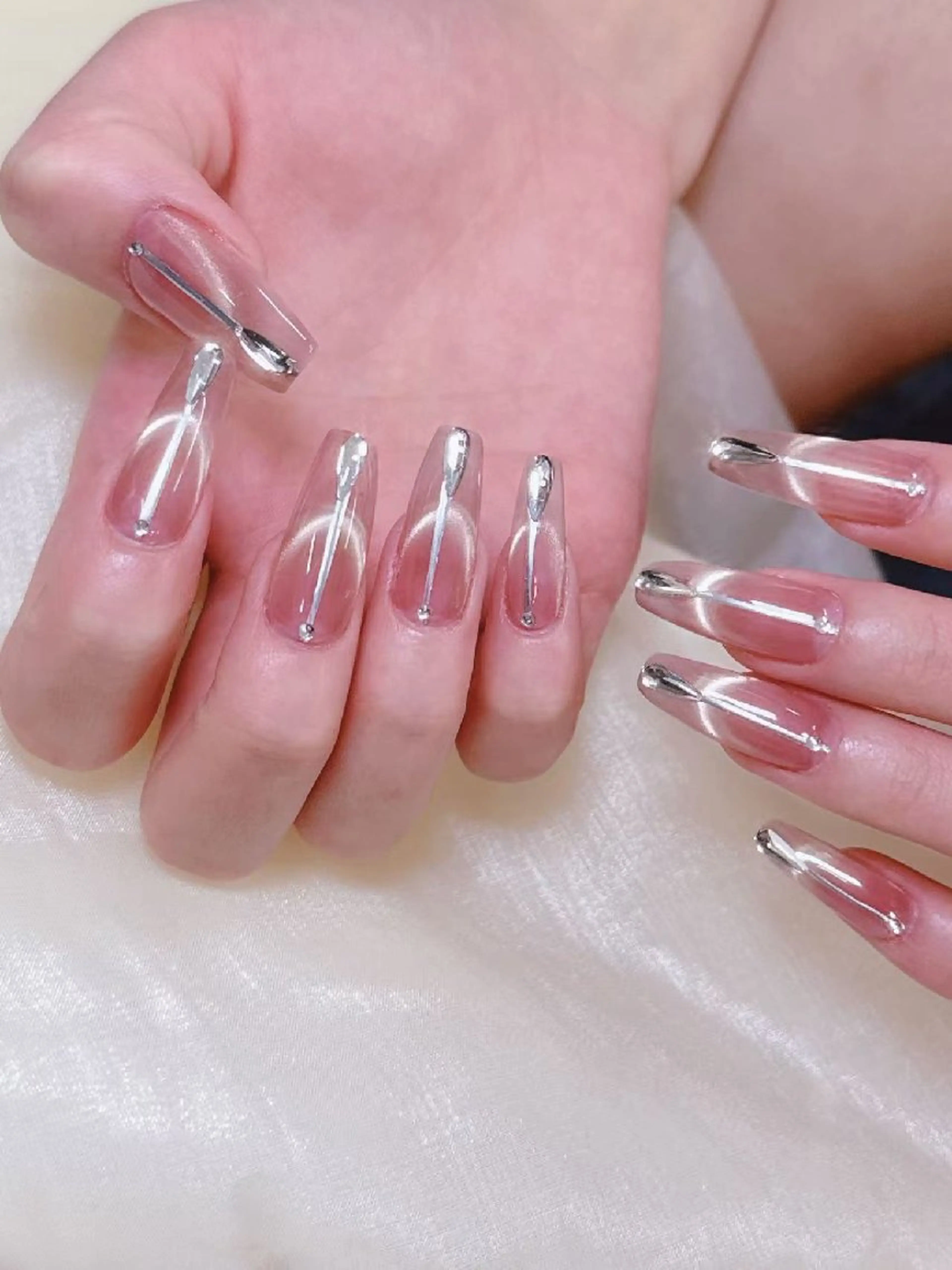 ネイル グロー ネイルのネイルデザイン