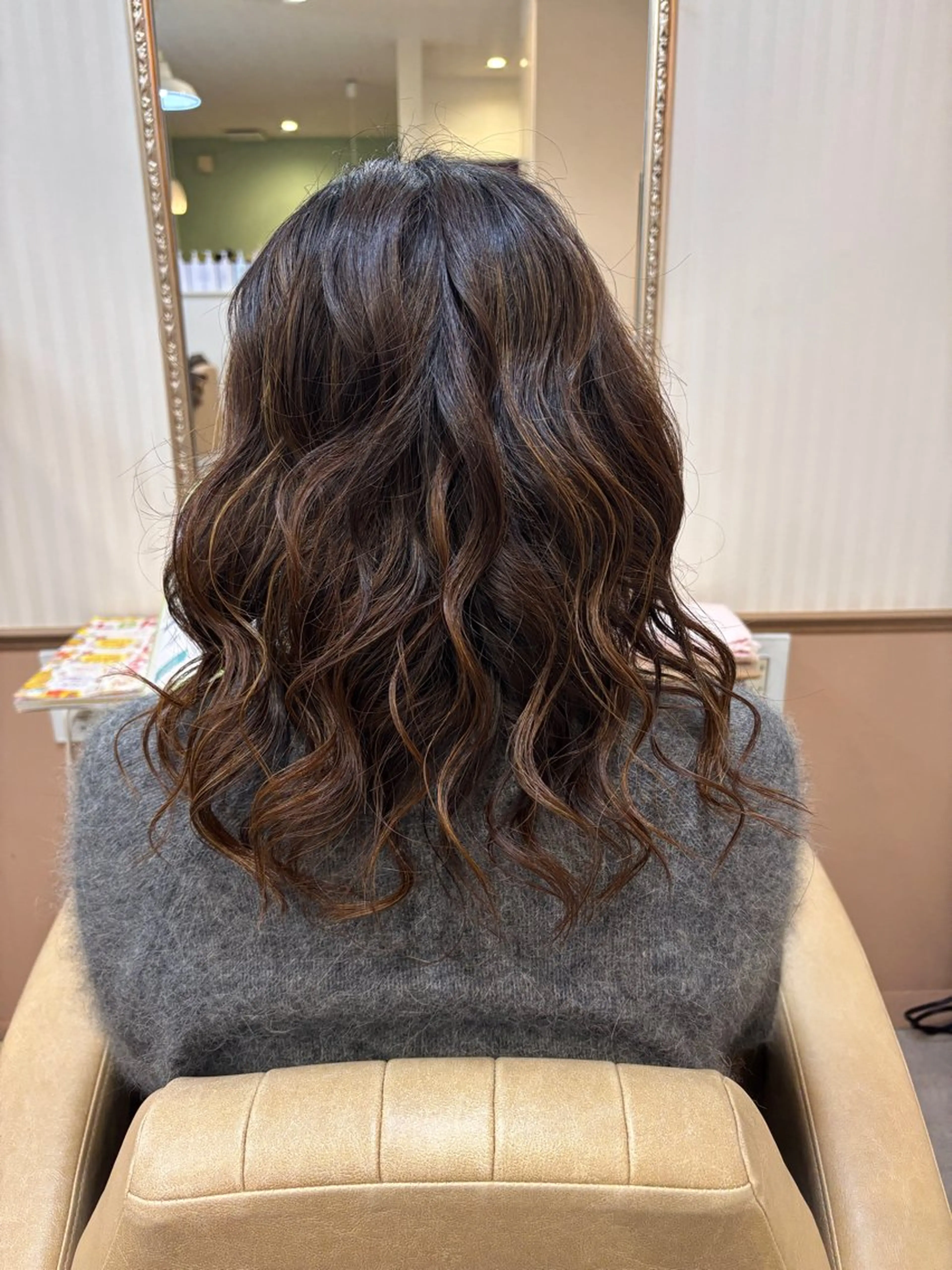 ロング 吉井 愛のヘアスタイル