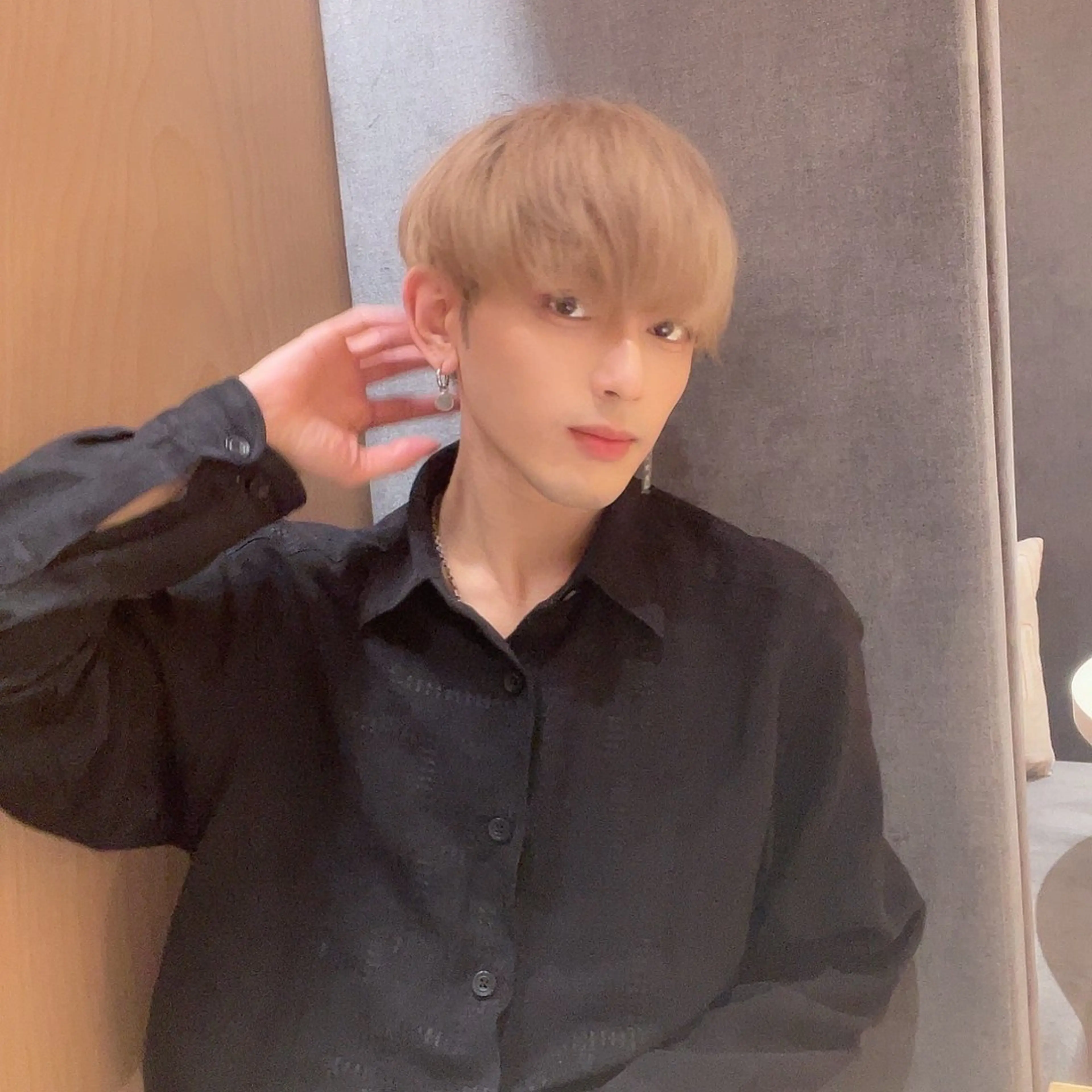 ミディアム トリートメント ヘアカラー トリートメント サロウィン新宿三丁目East所属・顔周りレイヤー/新宿 /モテ艶カラー/航介のヘアスタイル