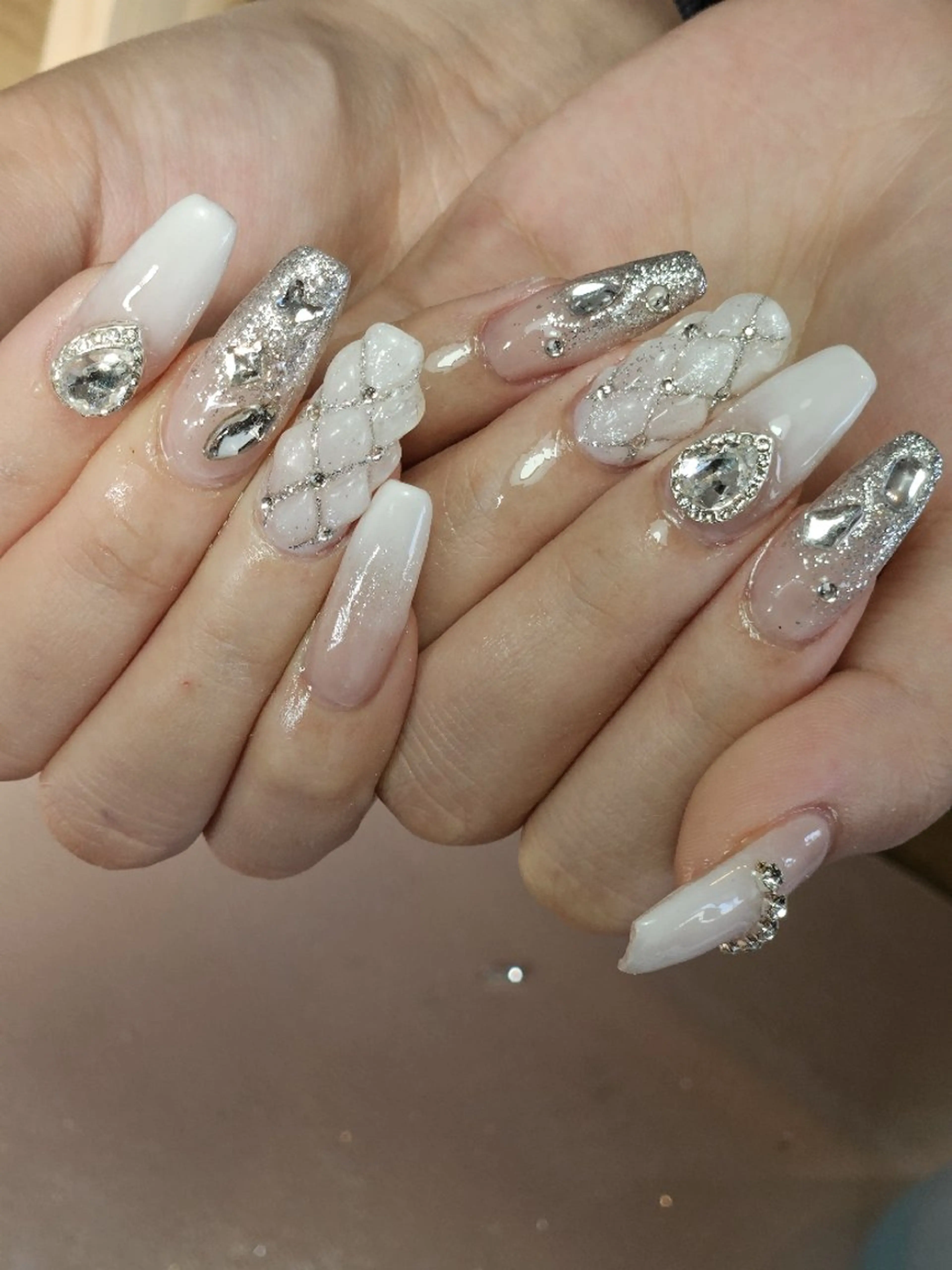 ネイル ハンドネイル Y. Reonaのネイルデザイン