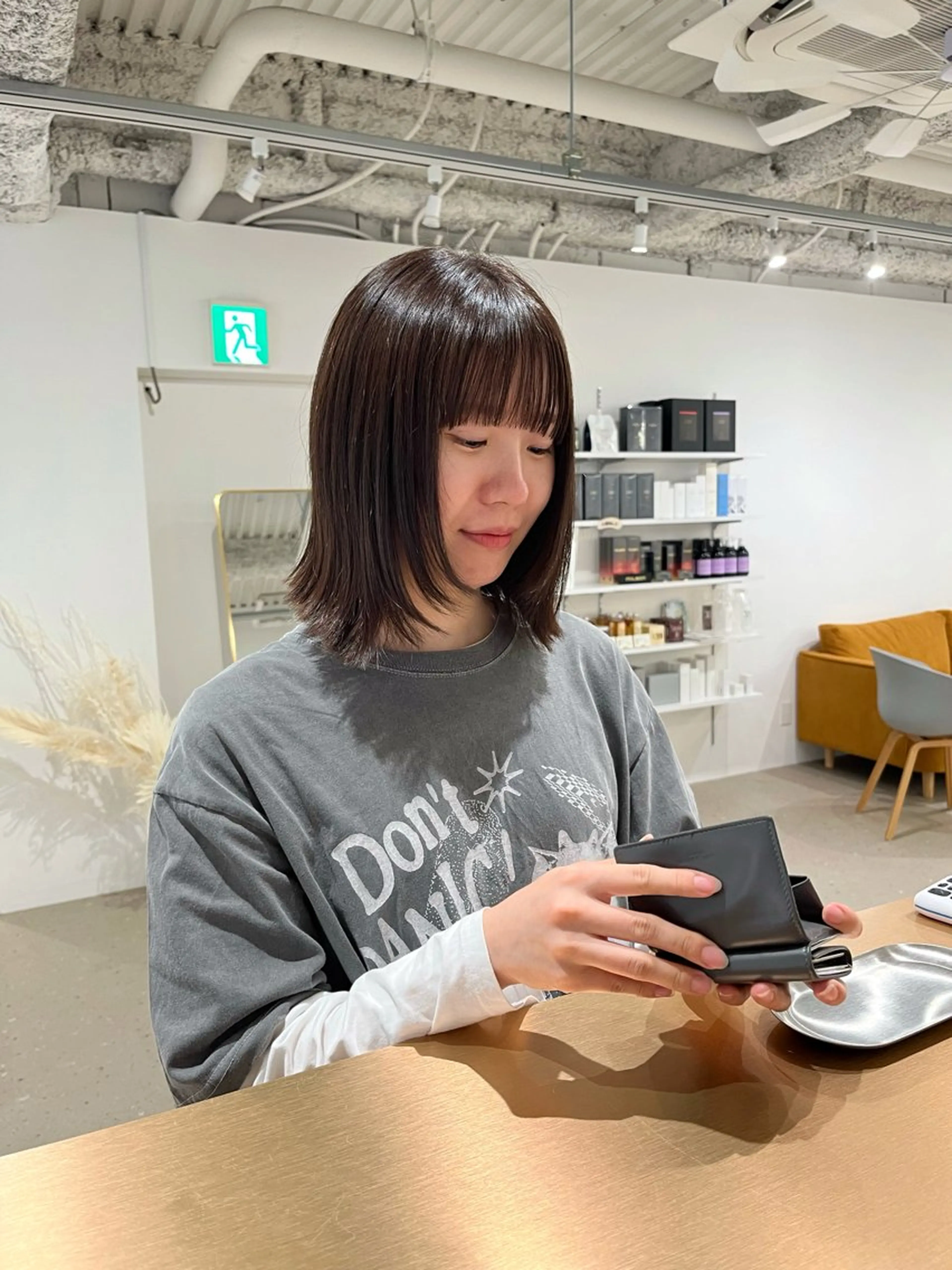 ミディアム カラー 阪本 桃のヘアスタイル