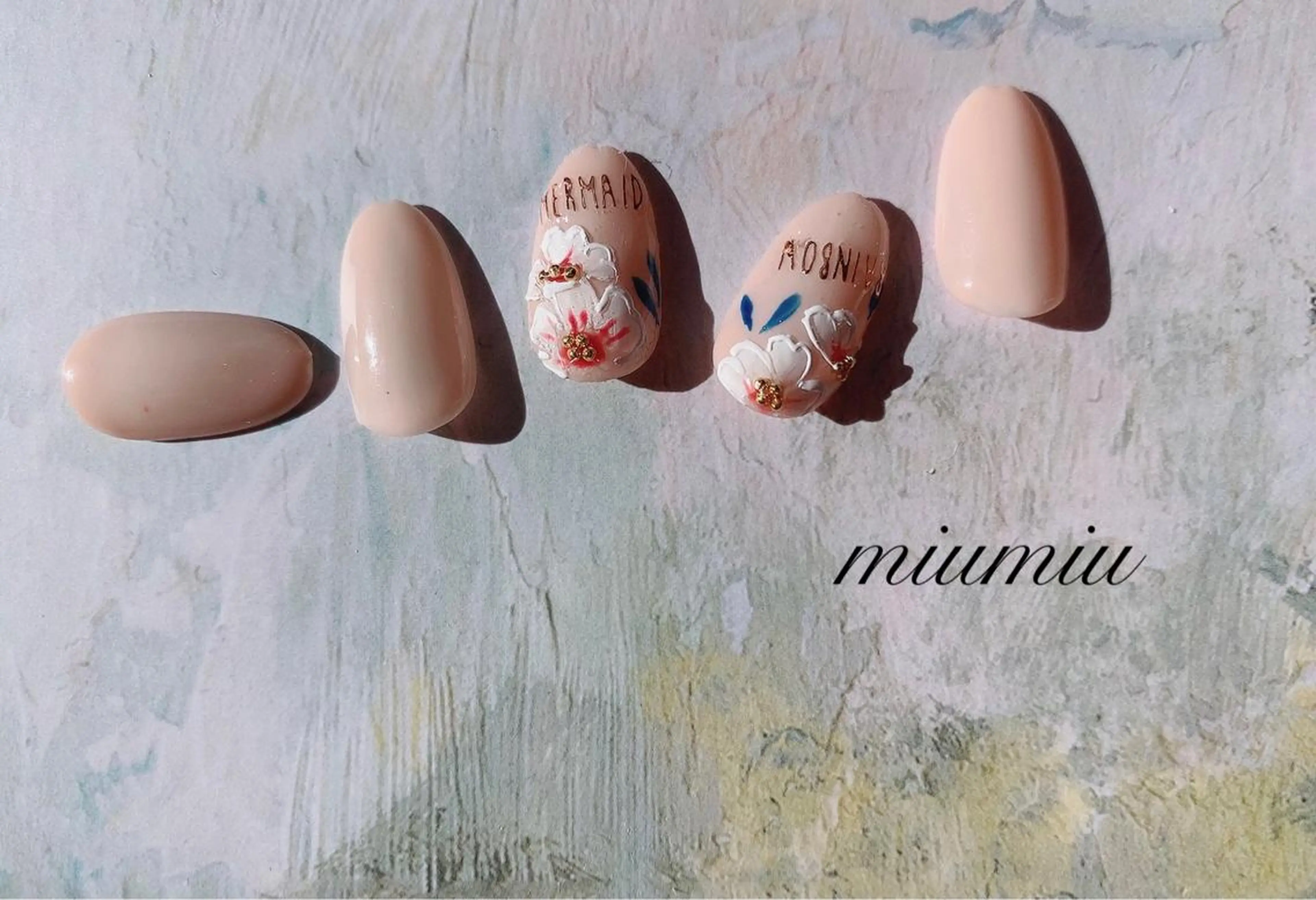 ネイル miu miuのネイルデザイン