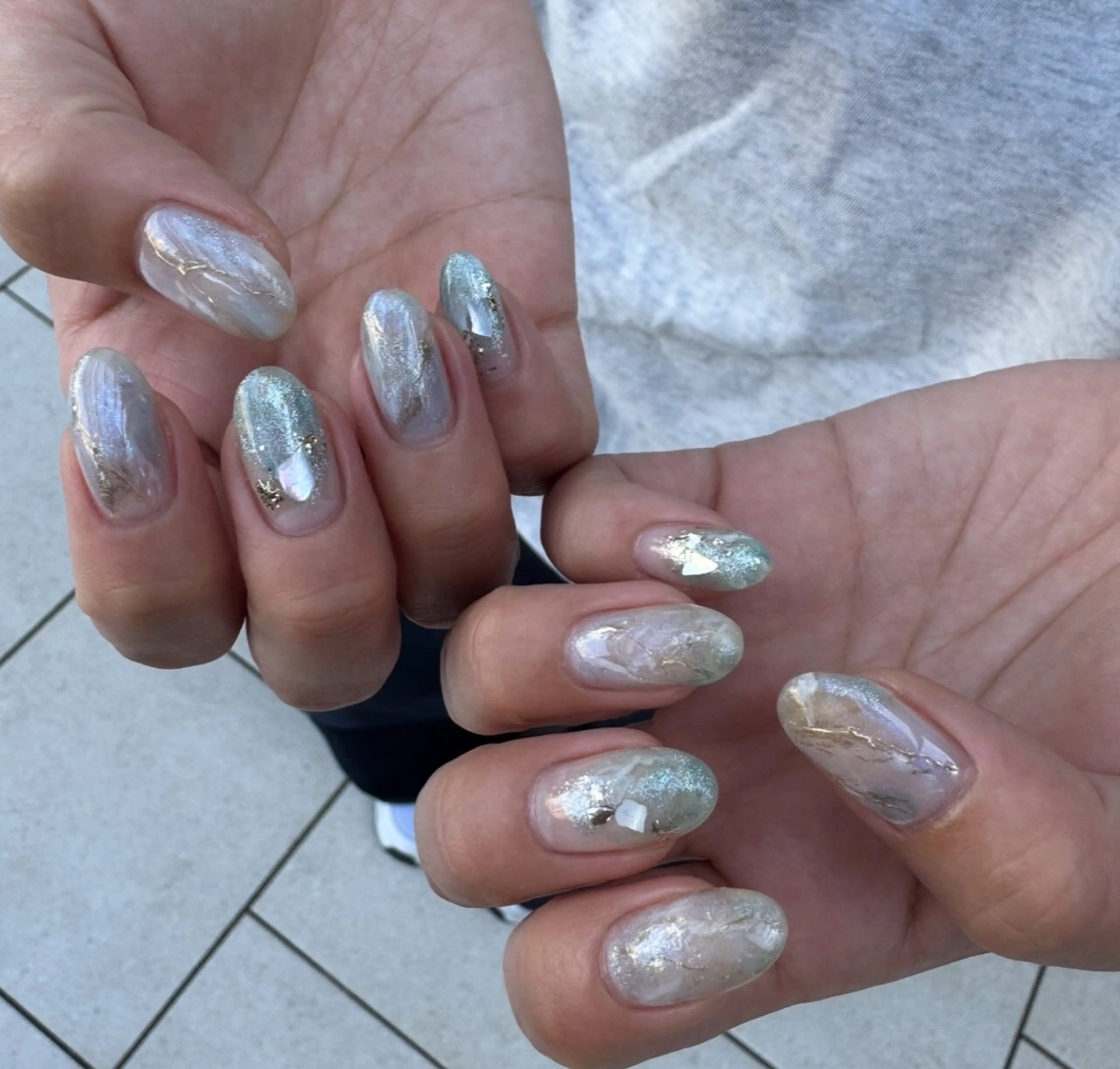 ネイル 成人式 キラキラネイル ニュアンスネイル オフィスネイル シンプルネイル Lililas サロン&スクールのネイルデザイン