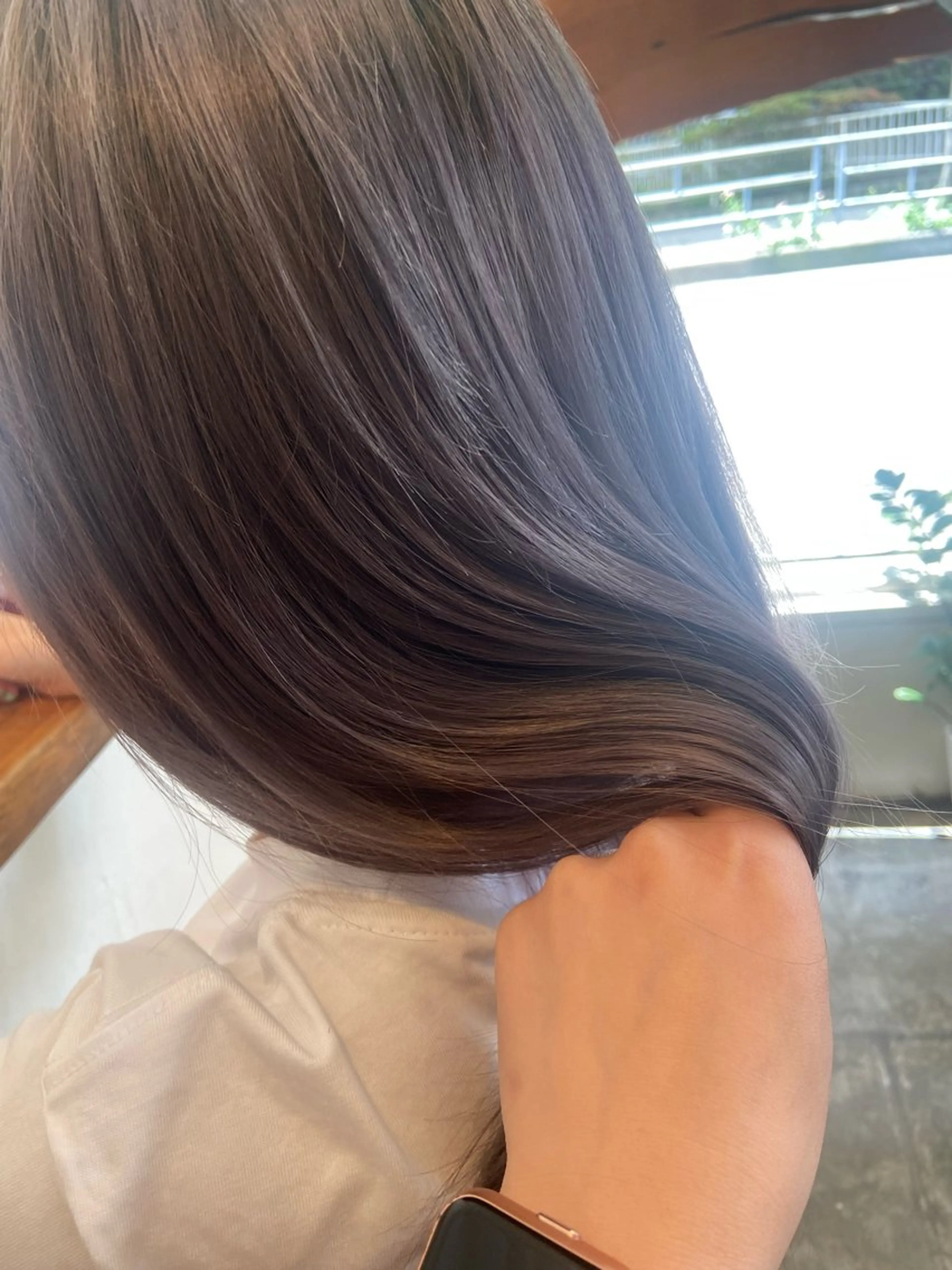 カラー 透明感カラー 西田 莉緒のヘアスタイル